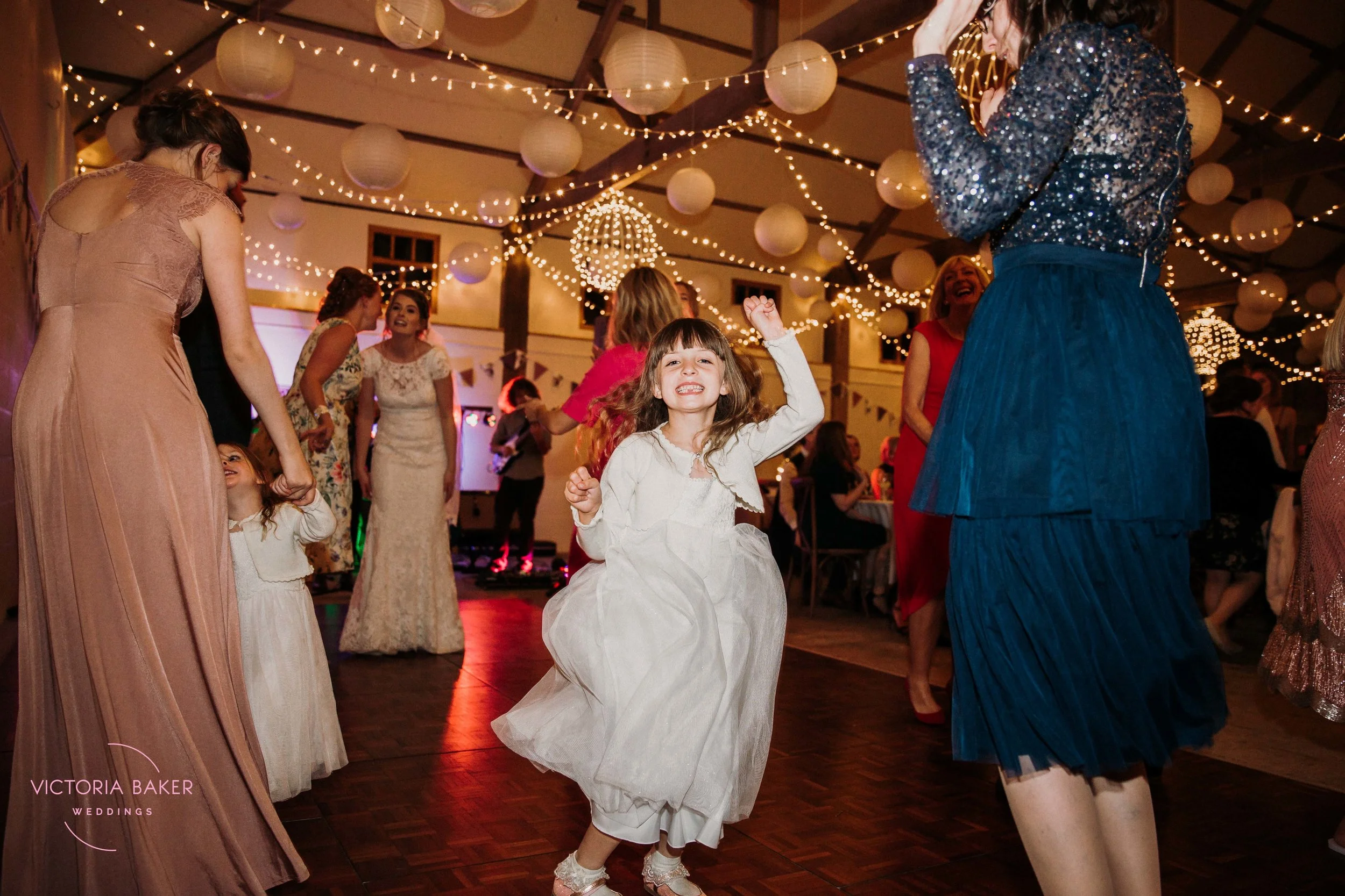 VICTORIABAKERWEDDINGSAbby&MattBarmbyfieldBarnWeddingPhotographer-722.jpg