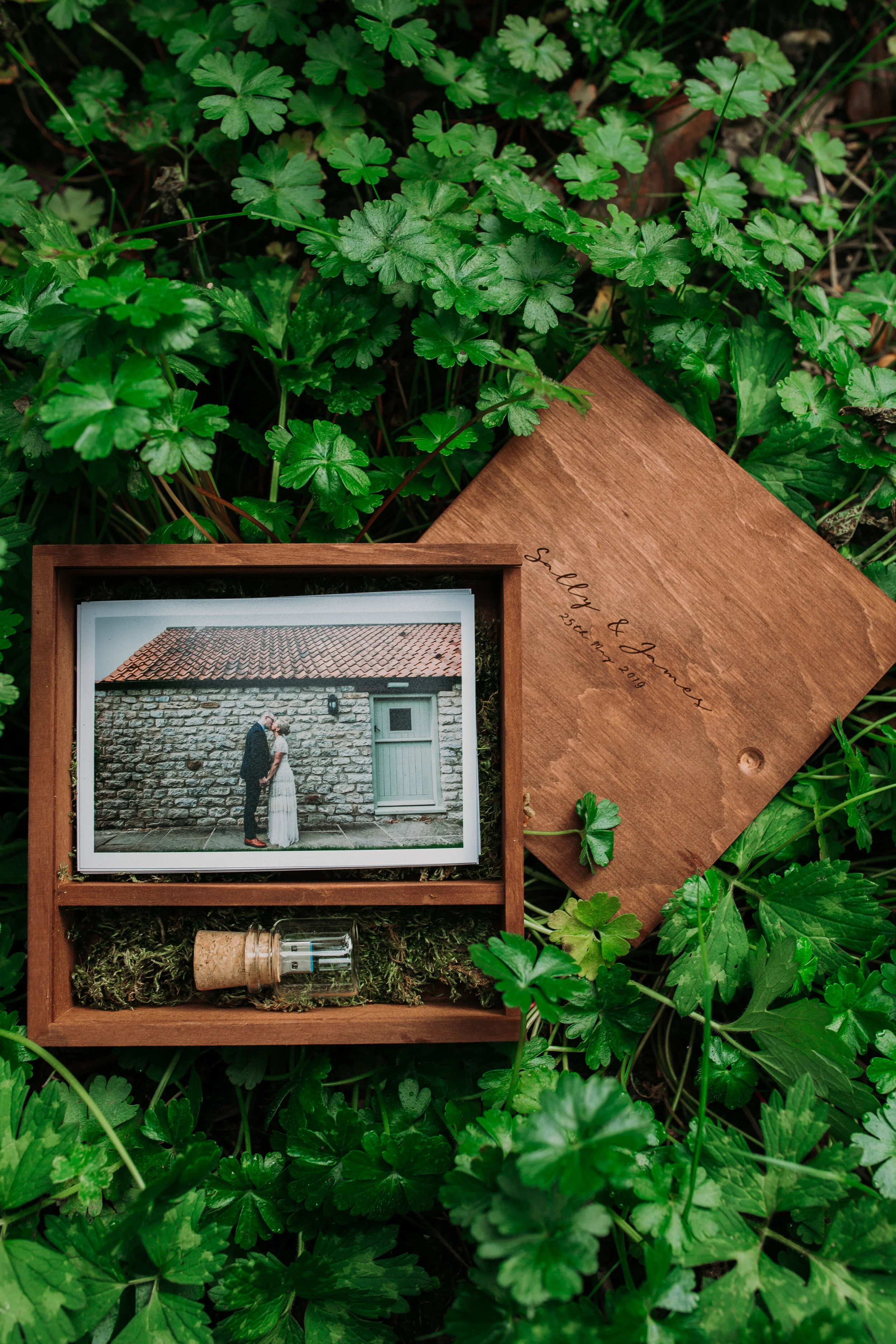 VICTORIABAKERWEDDINGSUSBWoodenboxesLeedsweddingphotographer-4.jpg