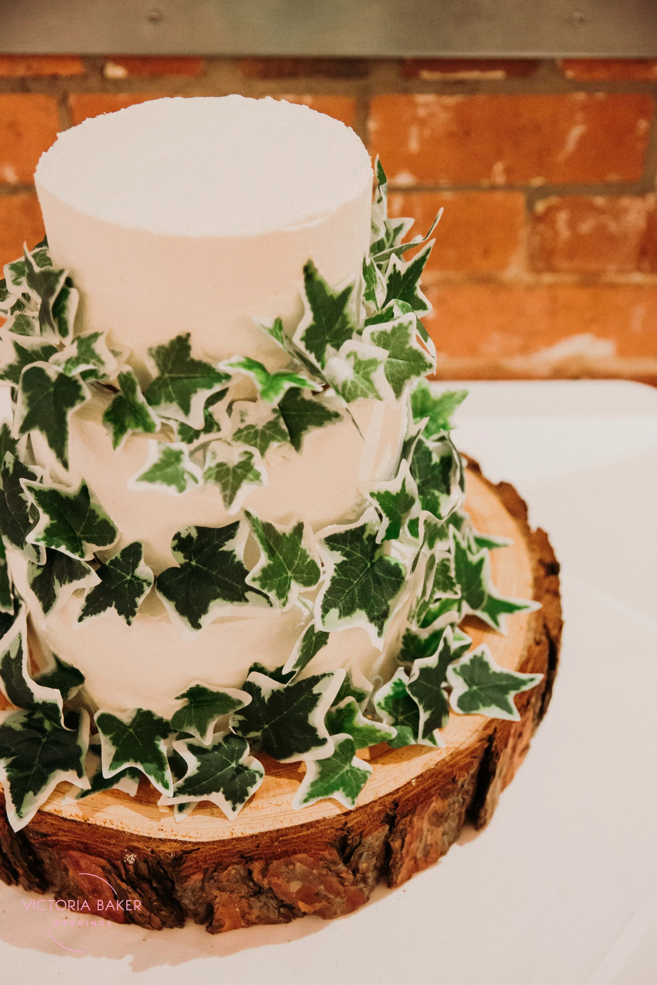 VICTORIABAKERWEDDINGSLucy&MattNewCravenHallWedding-170.jpg