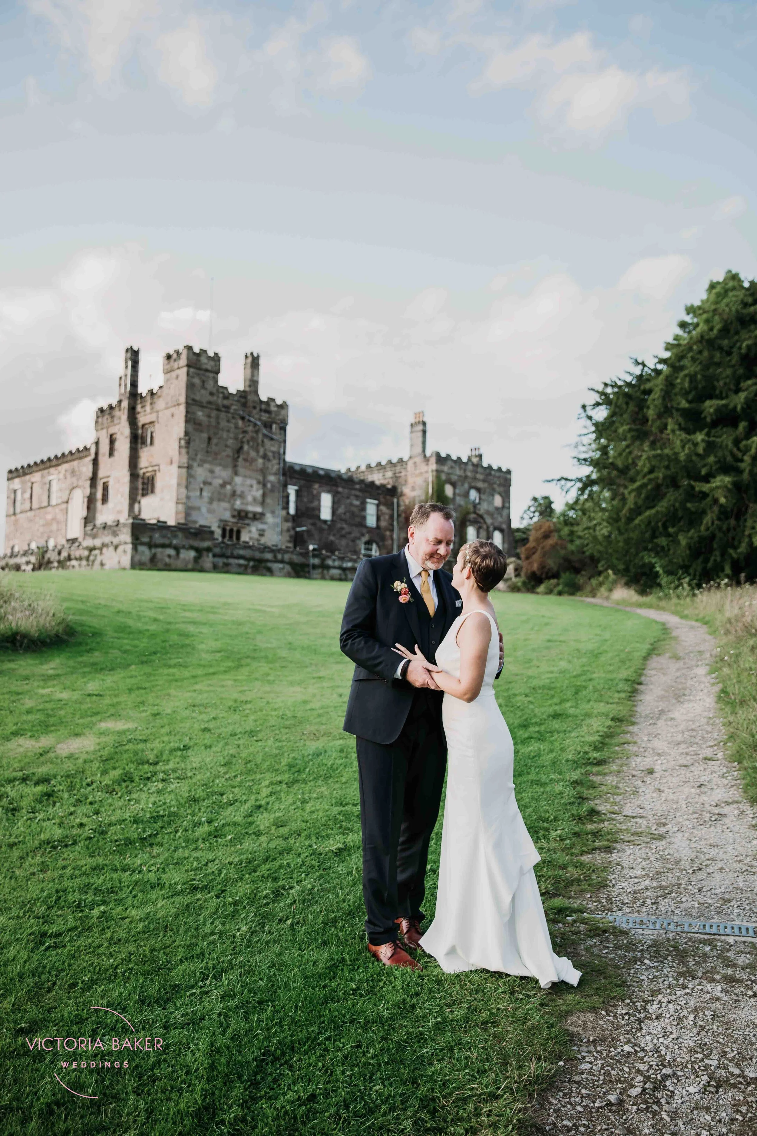 VICTORIABAKERWEDDINGSKimberley&DanialRipleyCastleWedding-441.jpg