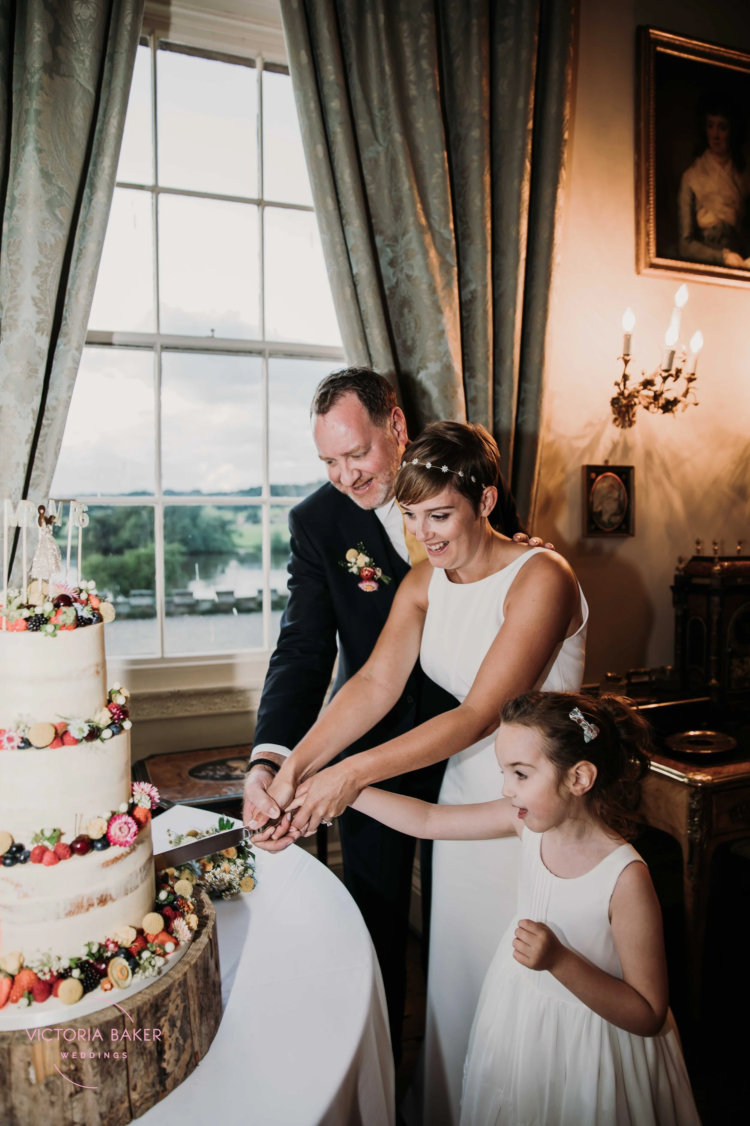 VICTORIABAKERWEDDINGSKimberley&DanialRipleyCastleWedding-486.jpg
