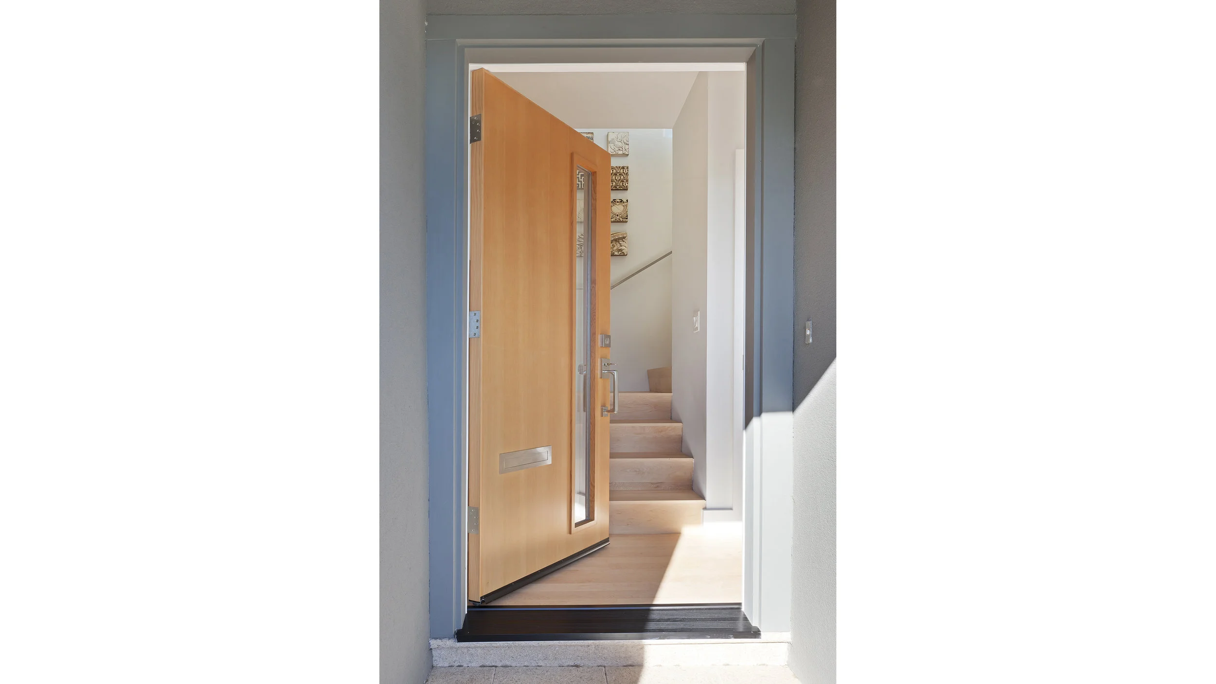 318Hill Entry.jpg