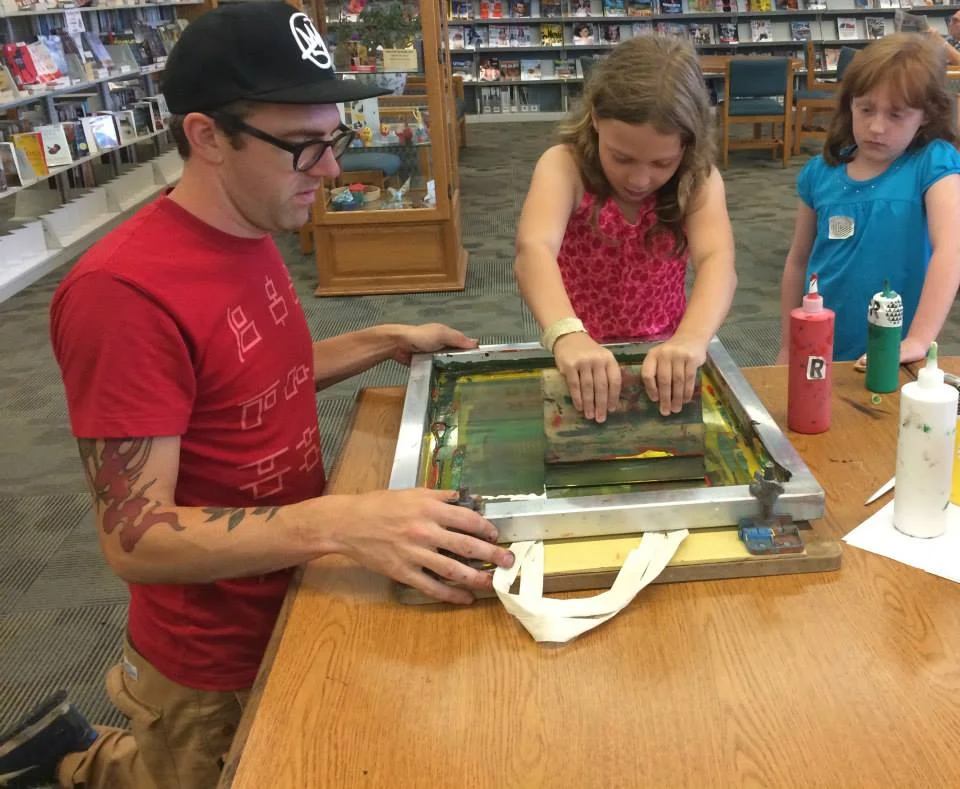 Local designer and printmaker, Craig Grabhorn , did a series of pop-in screen printing classes at all the neighborhood libraries. 