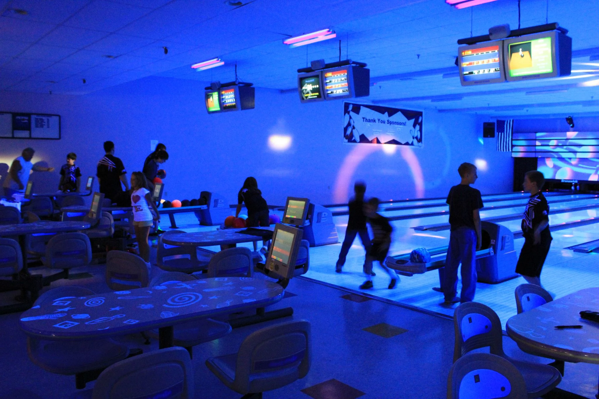 cosmic-bowling-8.jpg
