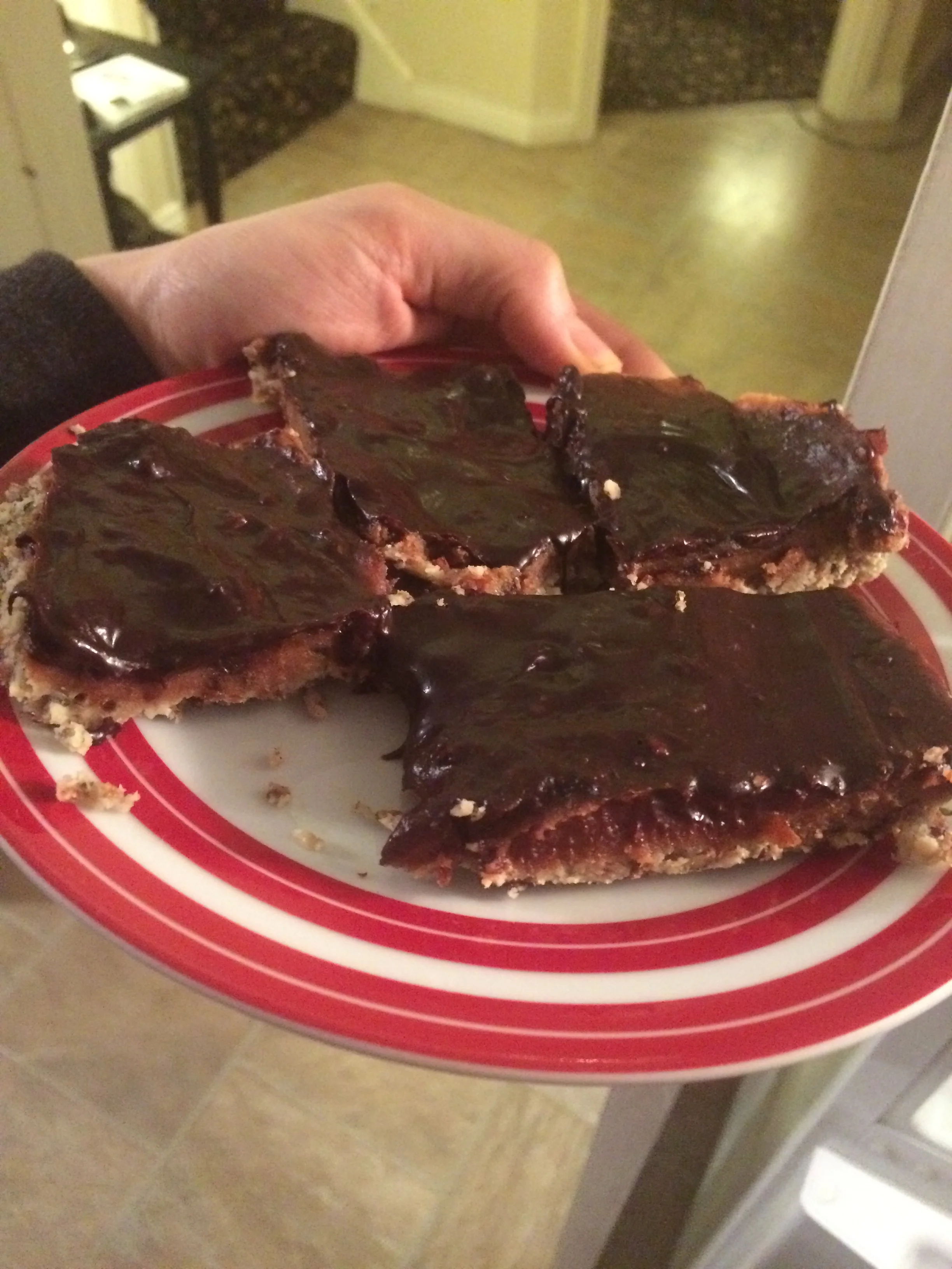 Salted caramel squares with a cashew base