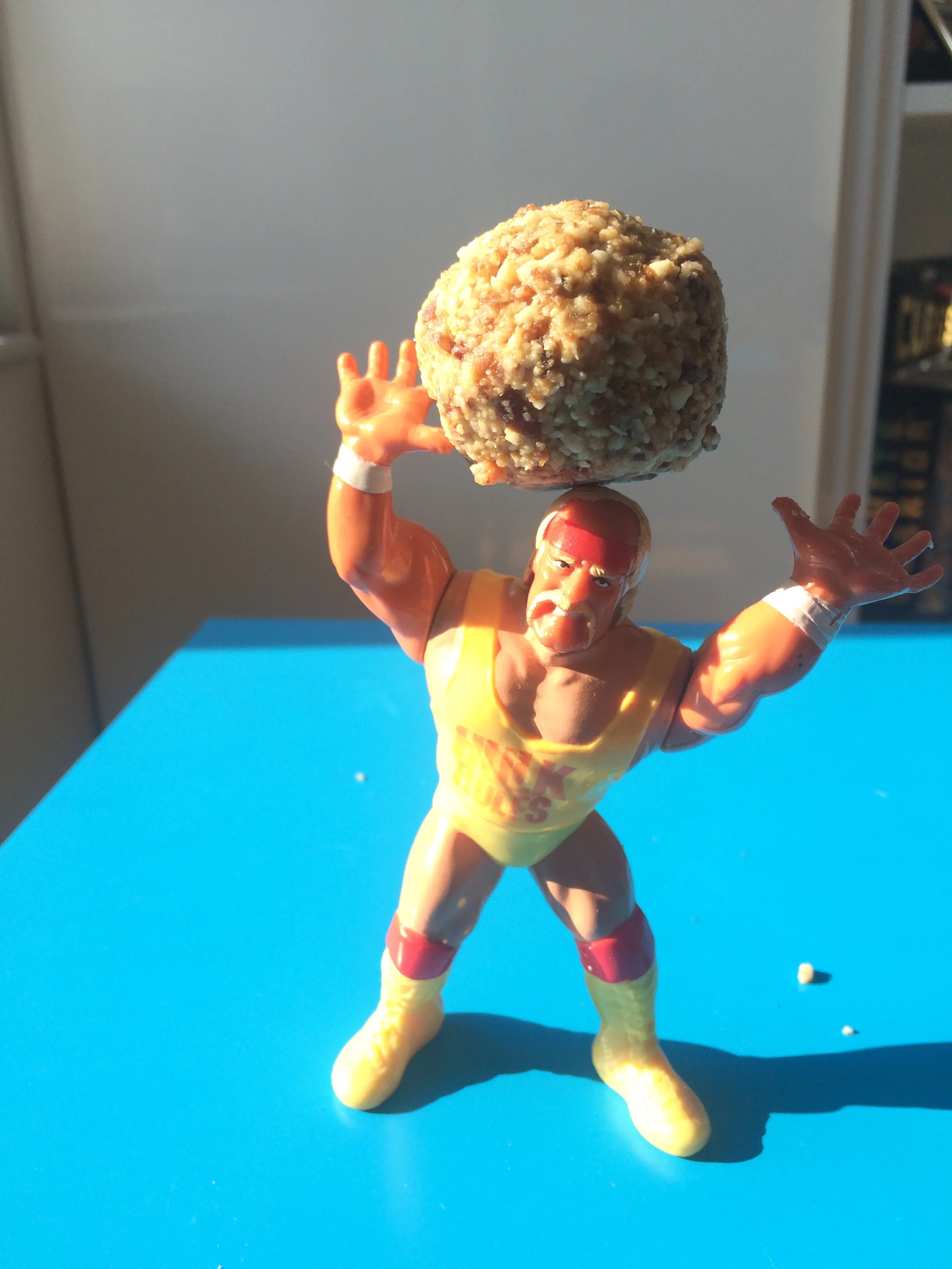 Ginger & coconut energy balls, ready in 5 mins