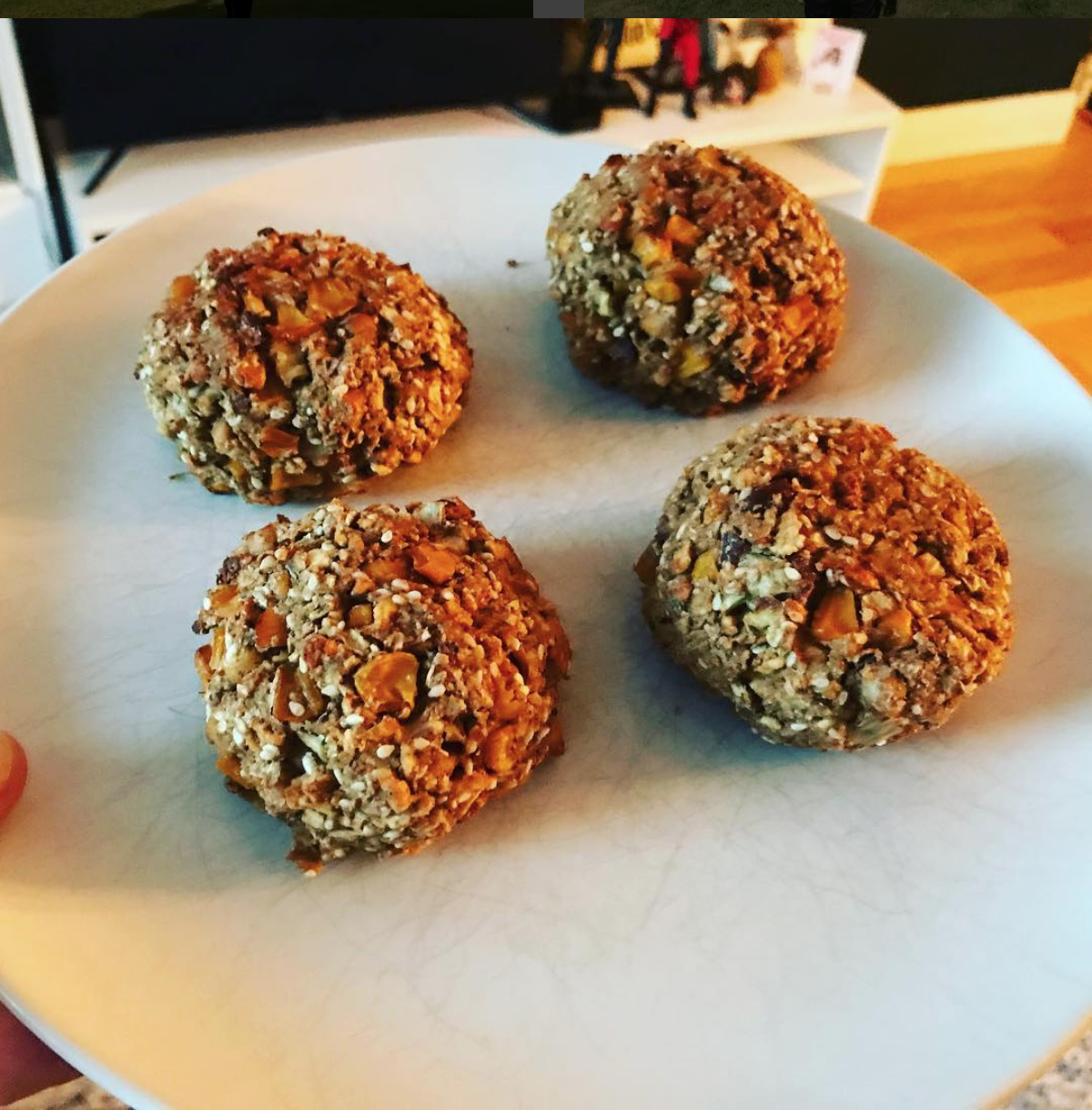 Chickpea, sweetcorn and sesame burgers 🍔