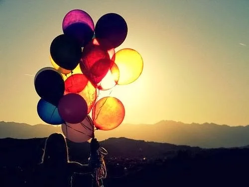 mujer-y-globos.jpg