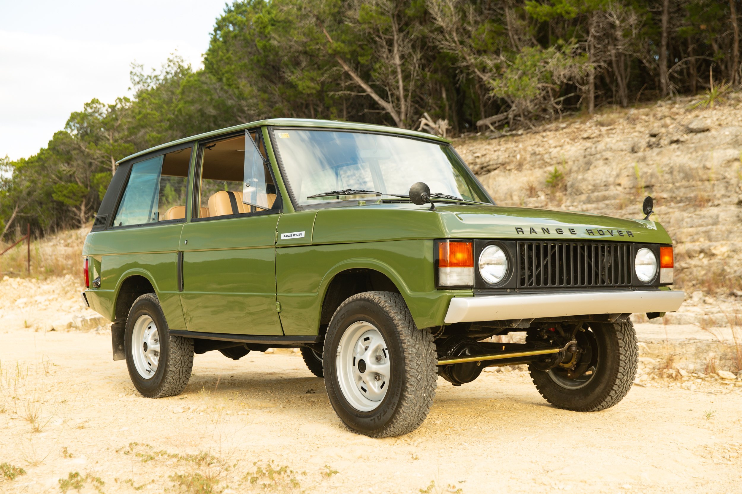 Dutch Safari Co. — 1975 Land Rover Range Rover Classic Suffix D Lincoln  Green