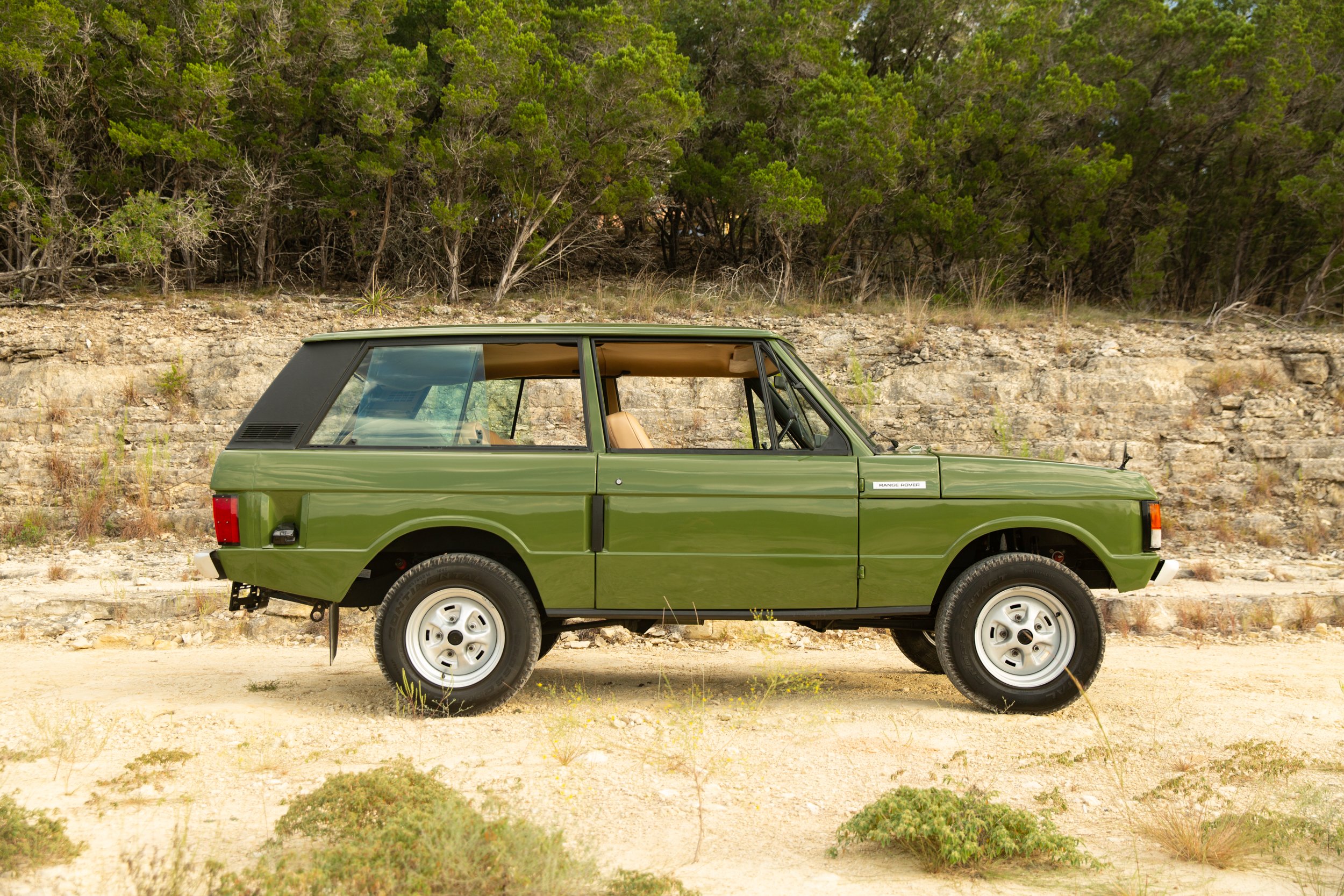 Dutch Safari Co. — 1975 Land Rover Range Rover Classic Suffix D Lincoln  Green