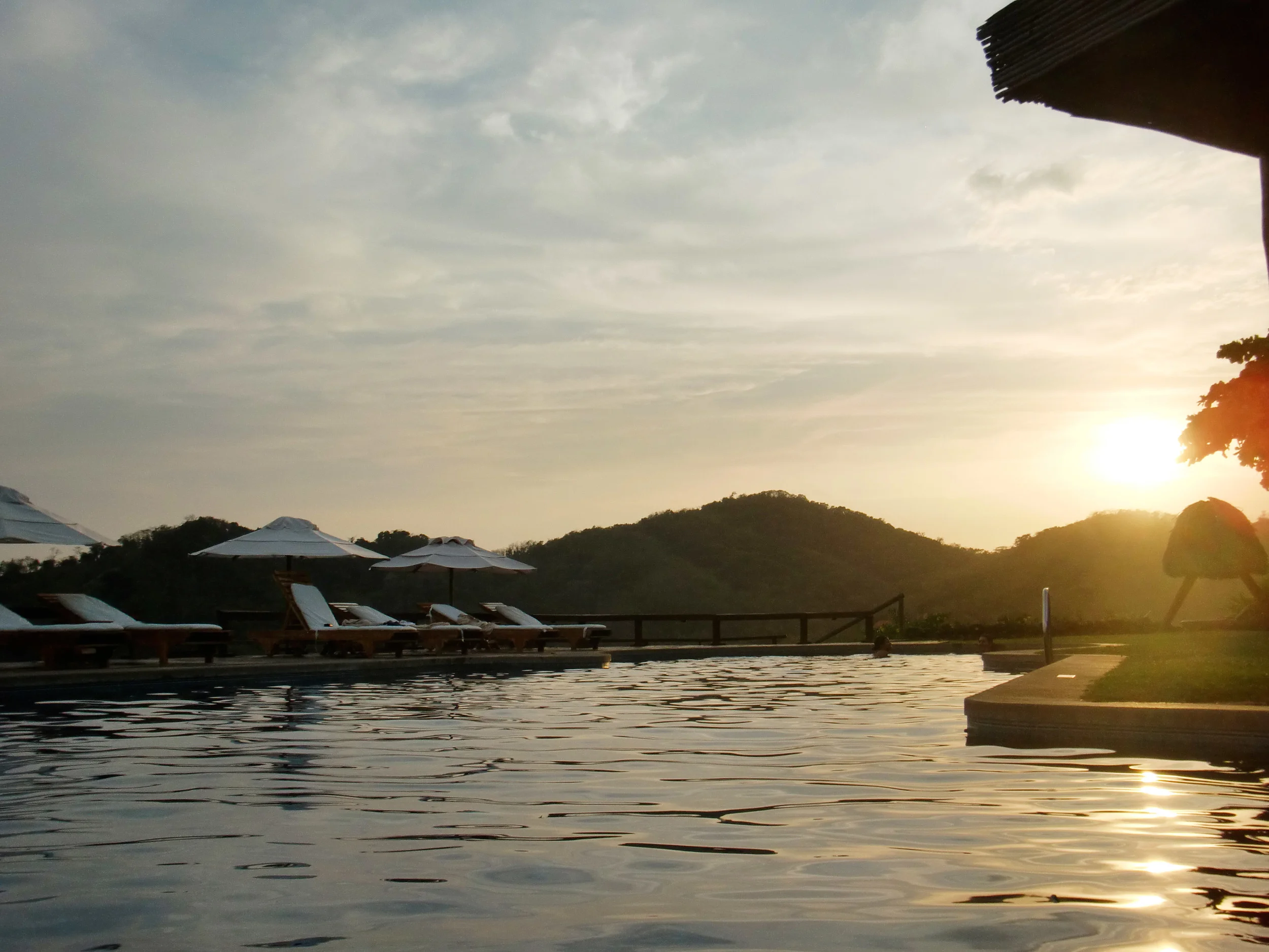 Hotel Punta Islita Pool, Costa Rica ©Ty Govaars