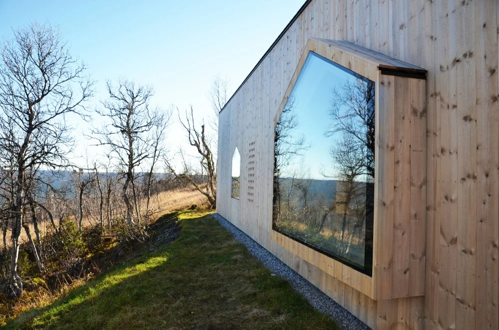 Split View Mountain Lodge in Norway. Photos ©Søren Harder Nielsen, Courtesy of Reiulf Ramstad Arkitekter.