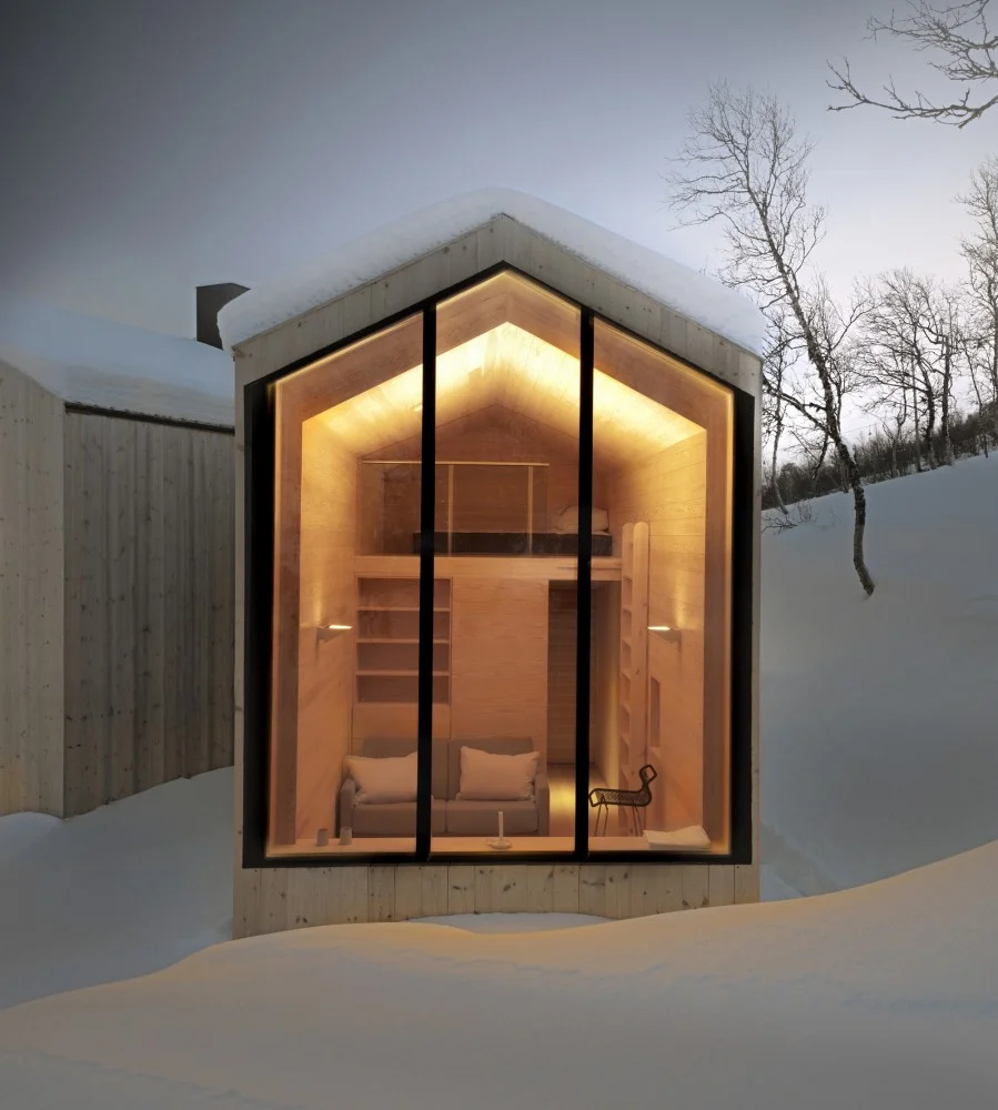 Split View Mountain Lodge in Norway. Photos ©Søren Harder Nielsen, Courtesy of Reiulf Ramstad Arkitekter.