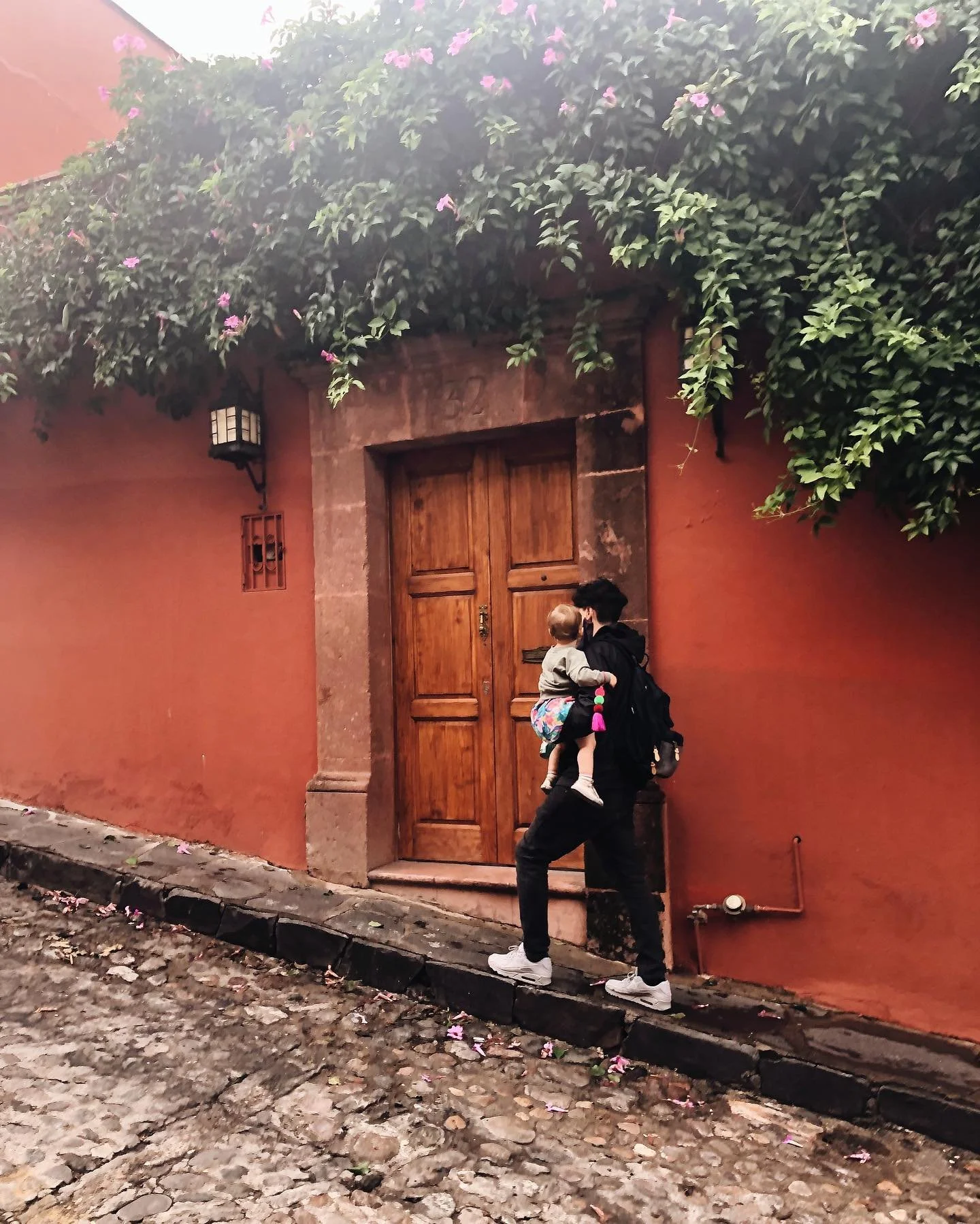San Miguel de Allende (with kids!) travel tips🇲🇽

Save this post for your next family vacation to San Miguel de Allende, Mexico!

* The perfect amount of time is 4-5 nights. Stay a day or two longer than the typical long weekend city break that eve