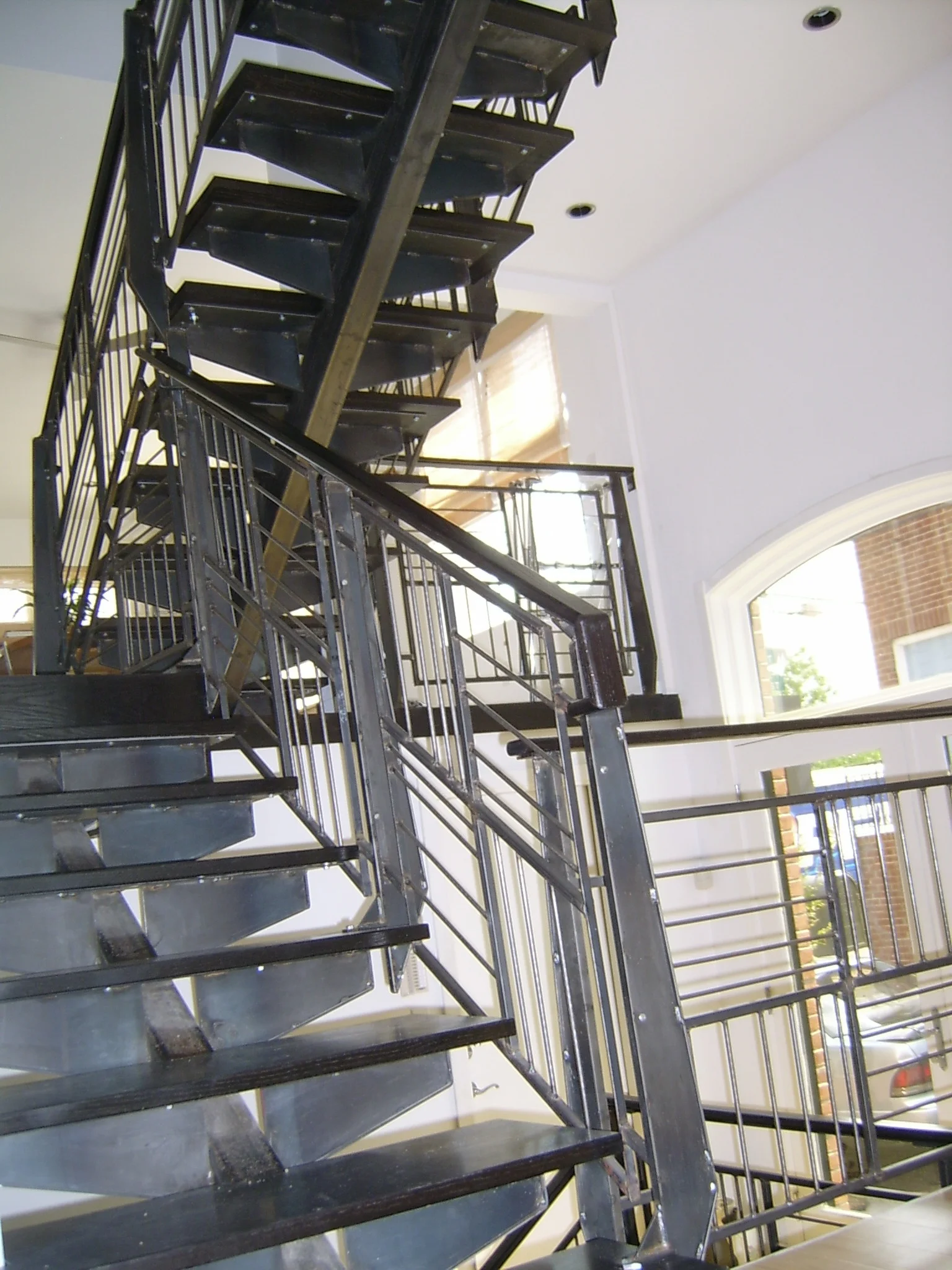 Horizontal and vertical mix railing