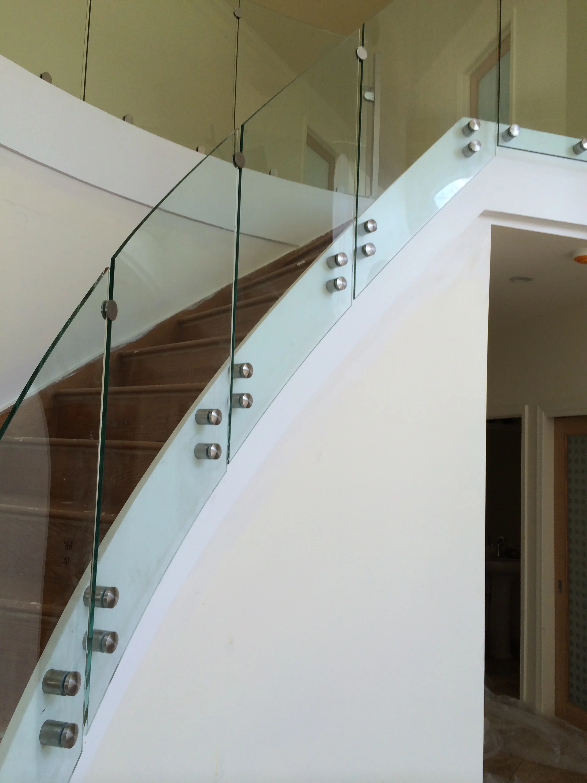 Frameless glass railing