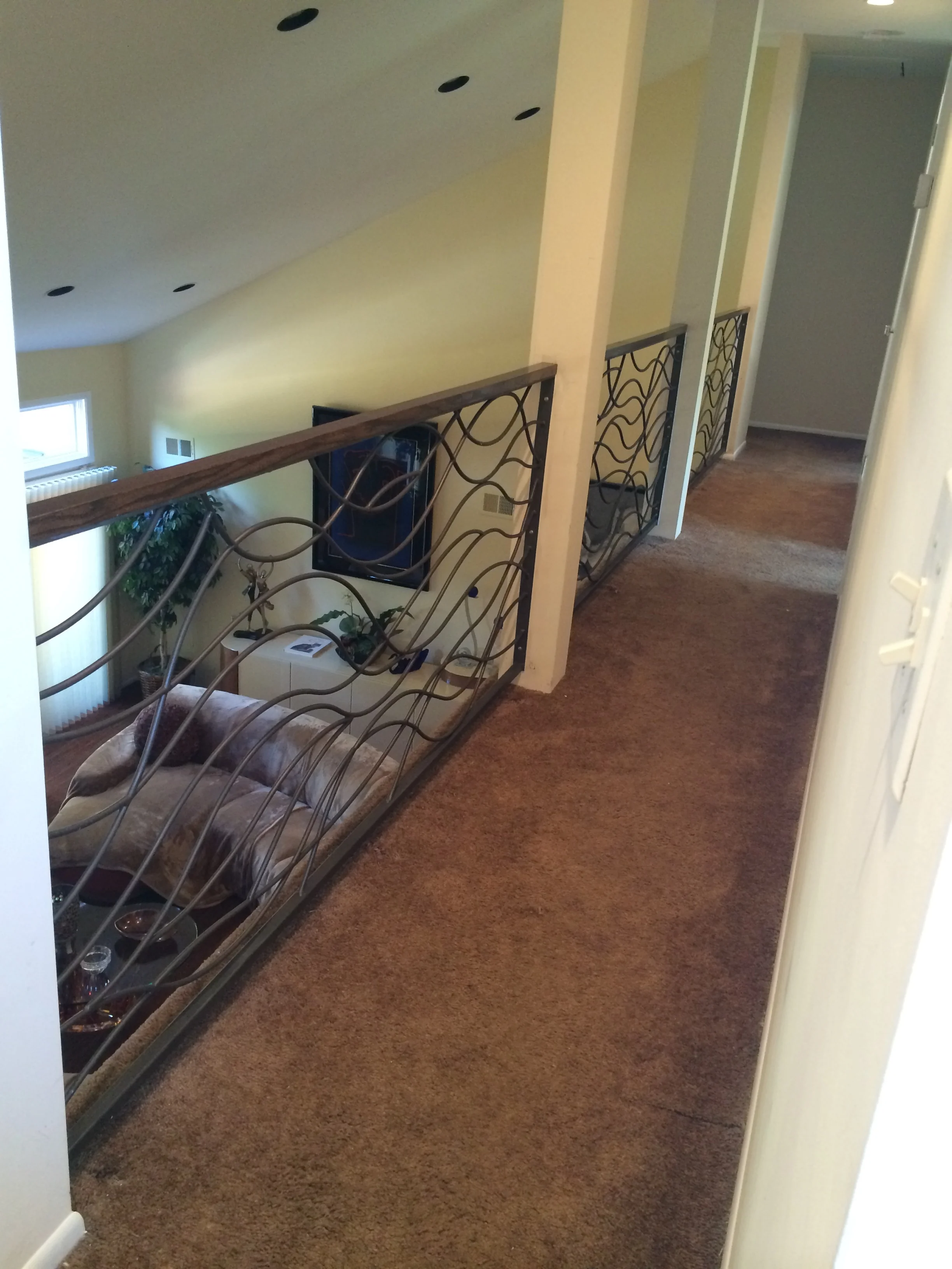 Horizontal wavy railing