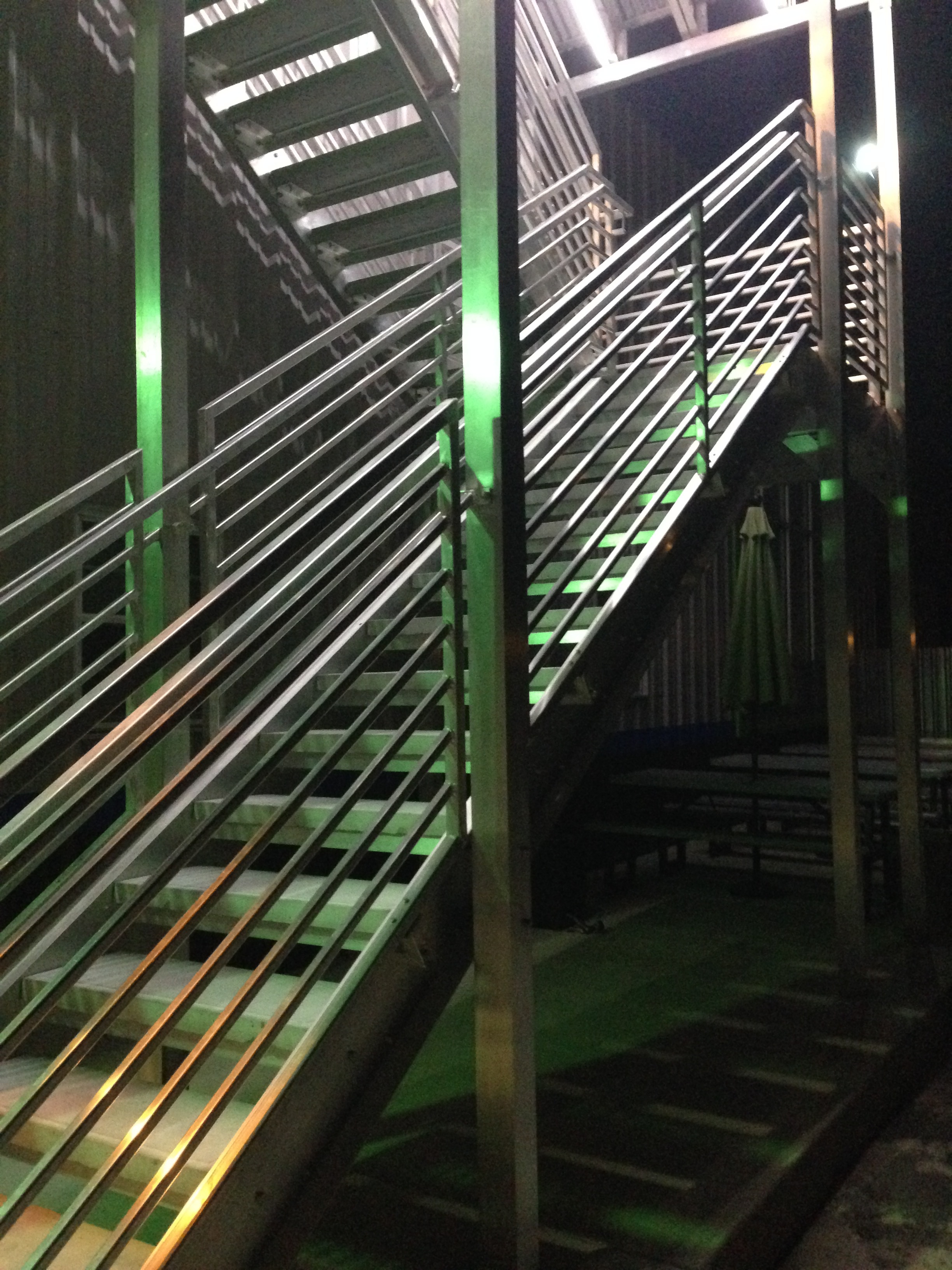 aluminium horizontal railing and staircase.JPG