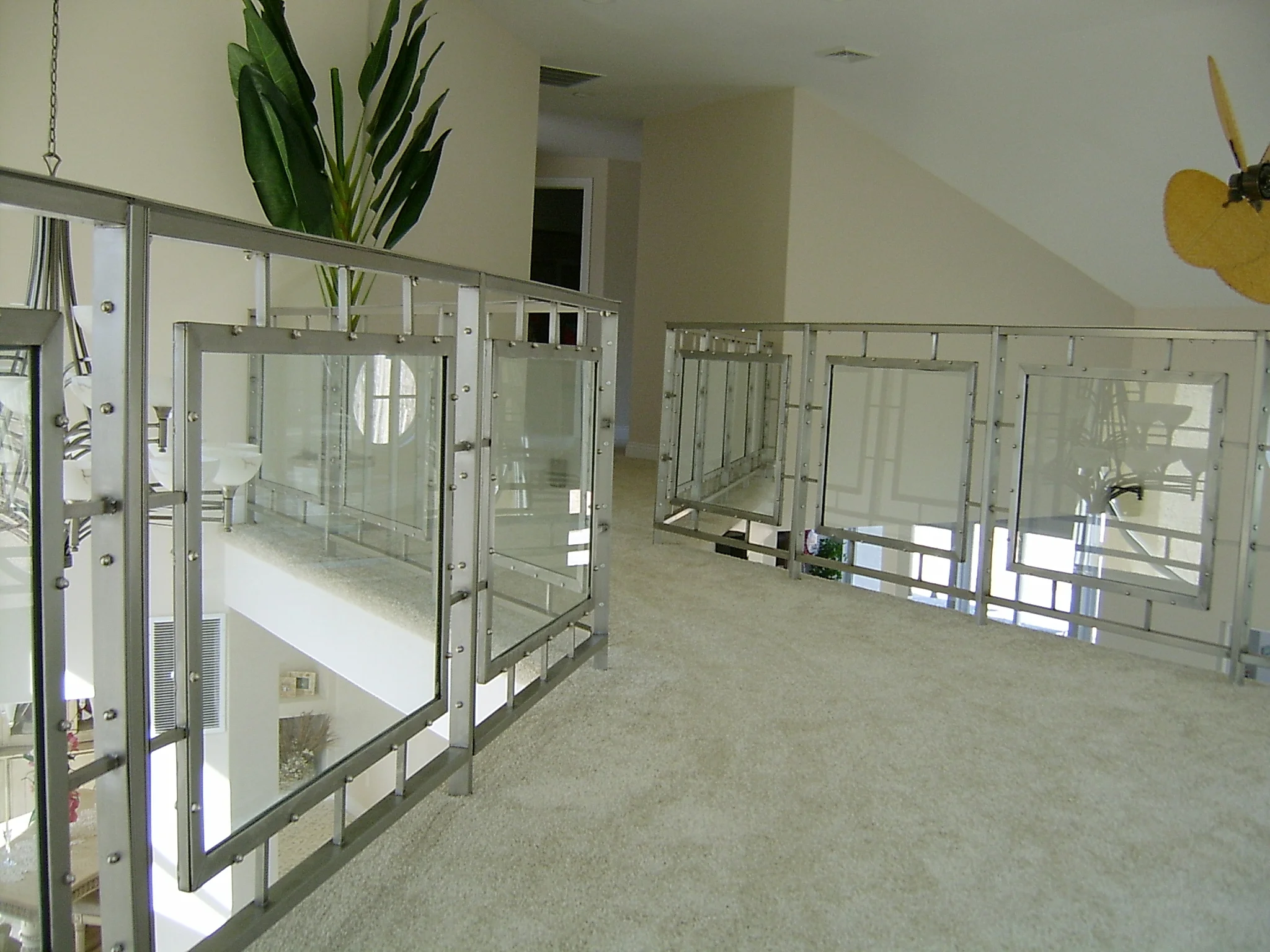 Framed glass railing