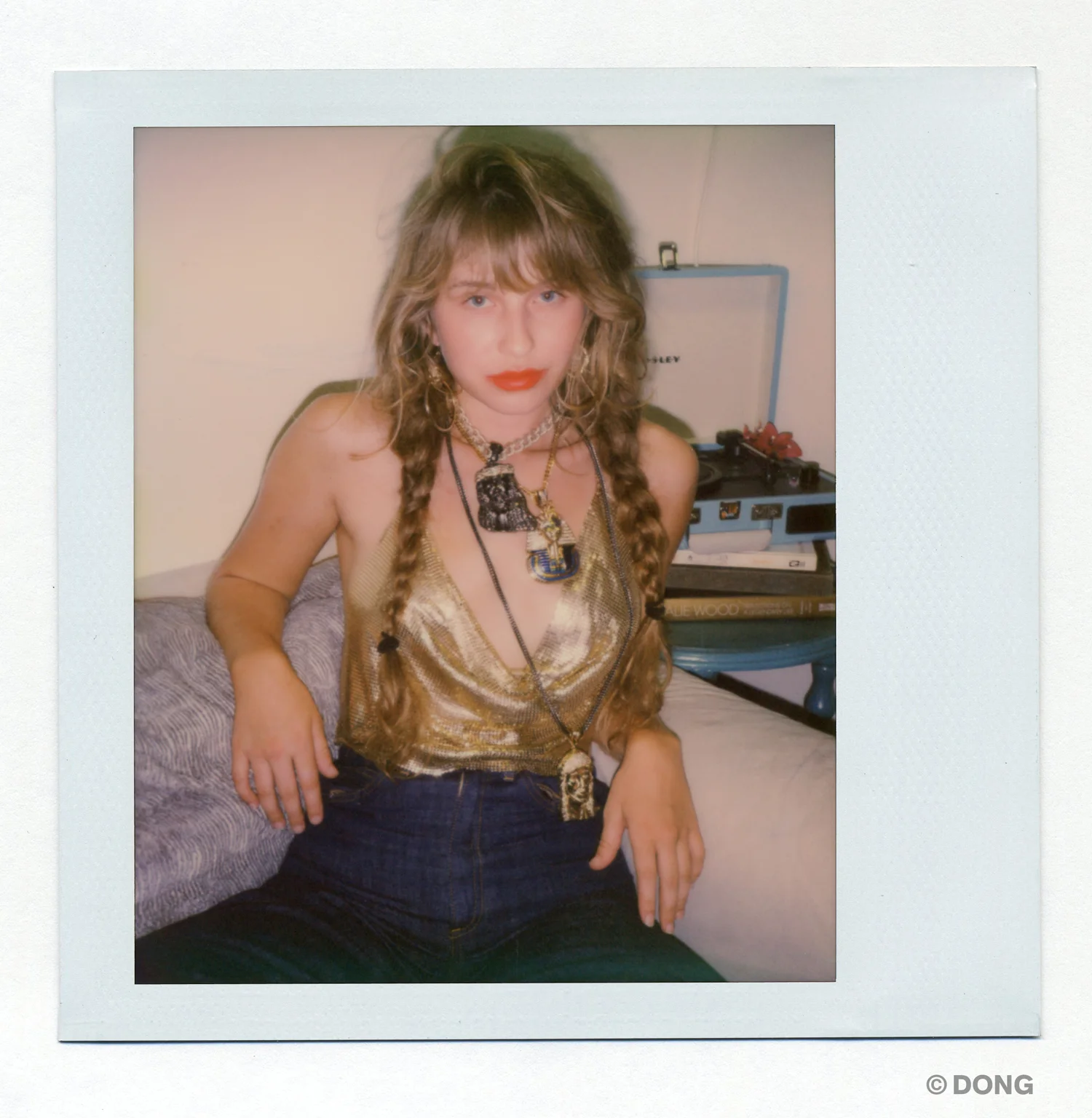 4201_Polaroid_Spectra_V1.jpg