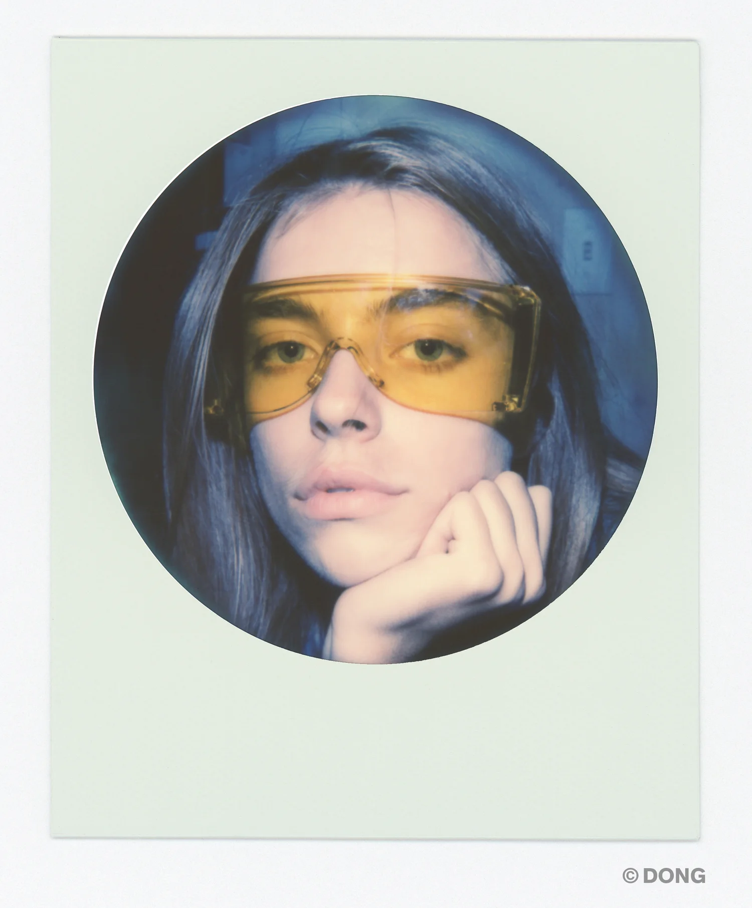 3643_Polaroid_Sx70_circle.jpg