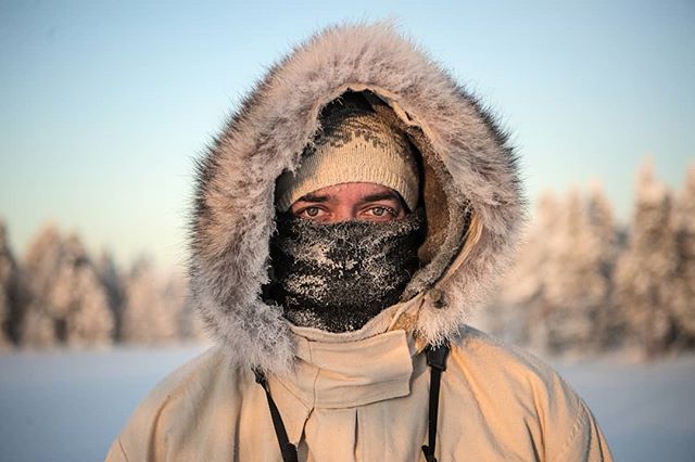 #portrait of @simonstaffeldtschou on the #hunt for #capercaillie in #swedishlapland.

#reportage for @jagtvildtogvaaben 
Hunt arranged by @nordguide.se 
#sverige #lapland #ourlapland #lifeinswedishlapland #skogsfugljakt #coldday #coldadventures #jakt