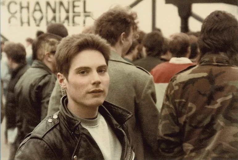 Typical 1984 Crowd at the Channel