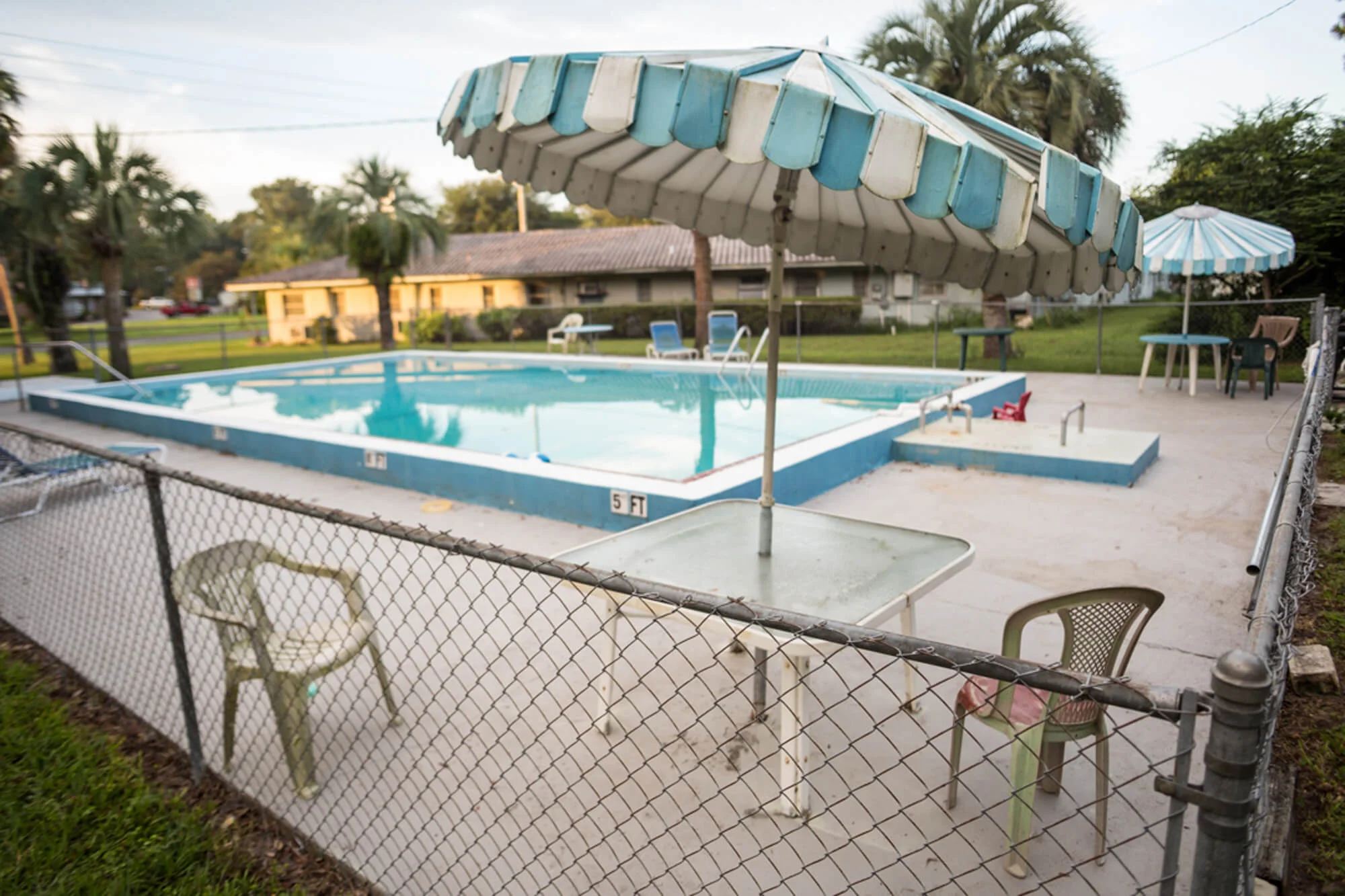 Silver Springs Motel pool and umbrellas.