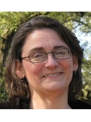 Donna Williams Headshot.jpg