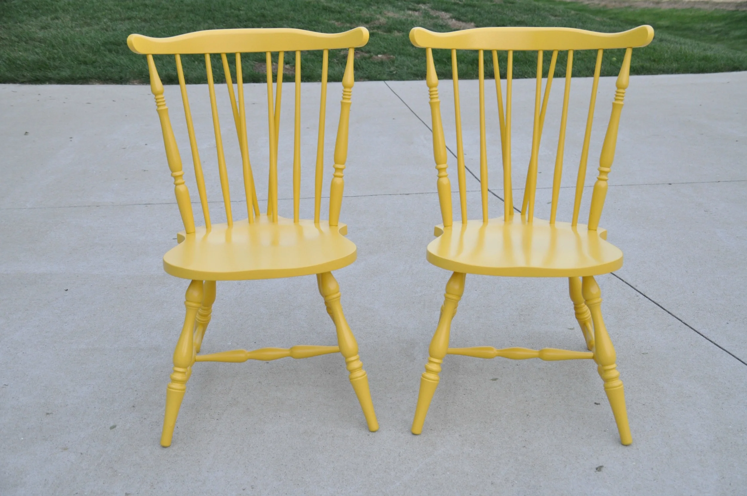 Easy way to paint chairs.jpg