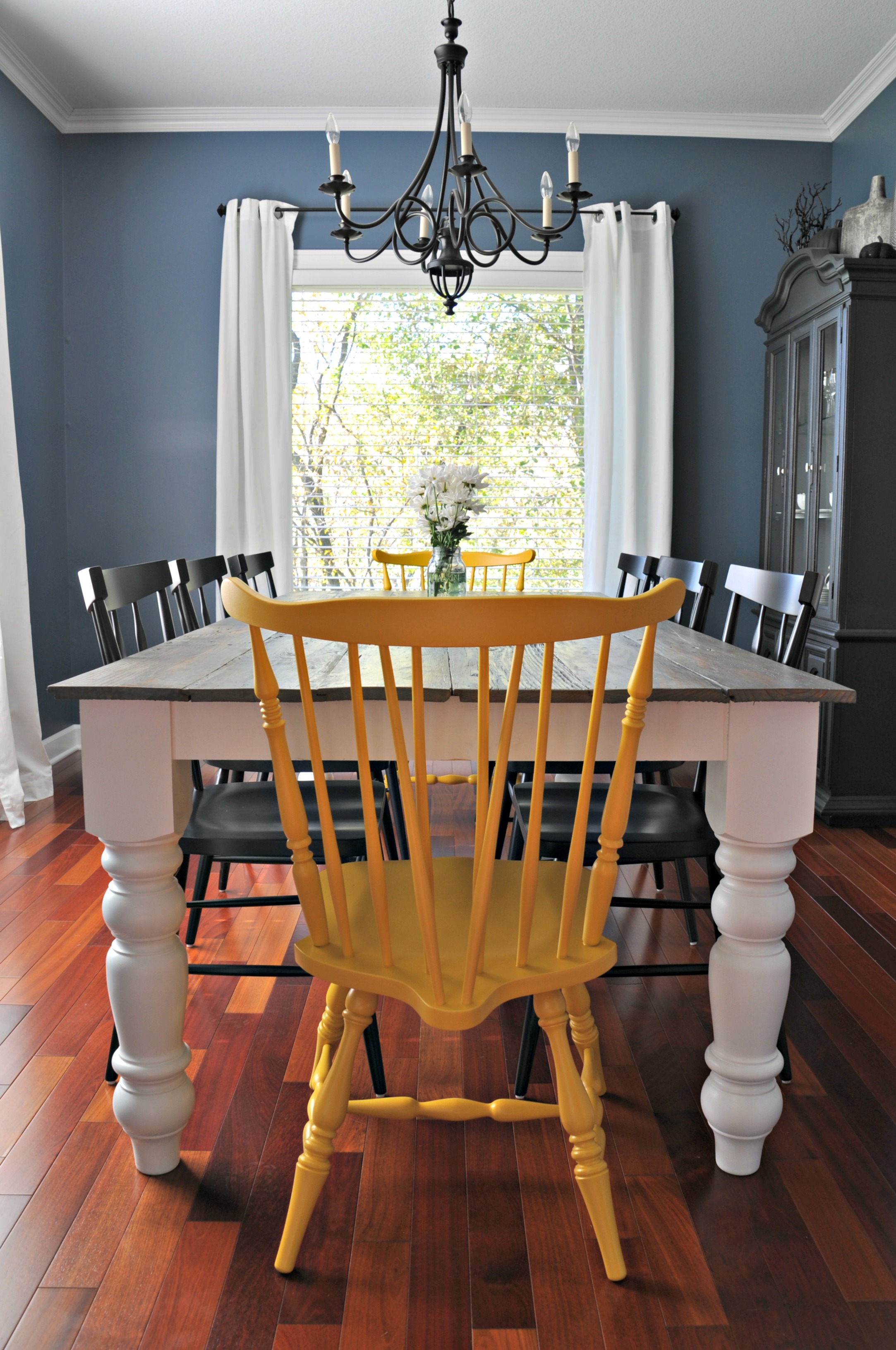 Rustic Farmhouse Dining Table Decor, Black Farm Style Dining Chairs