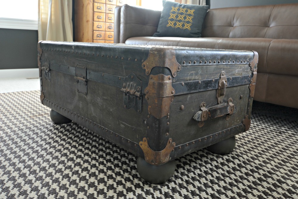 Vintage Trunk Turned Coffee Table, How To Turn An Old Trunk Into A Coffee Table