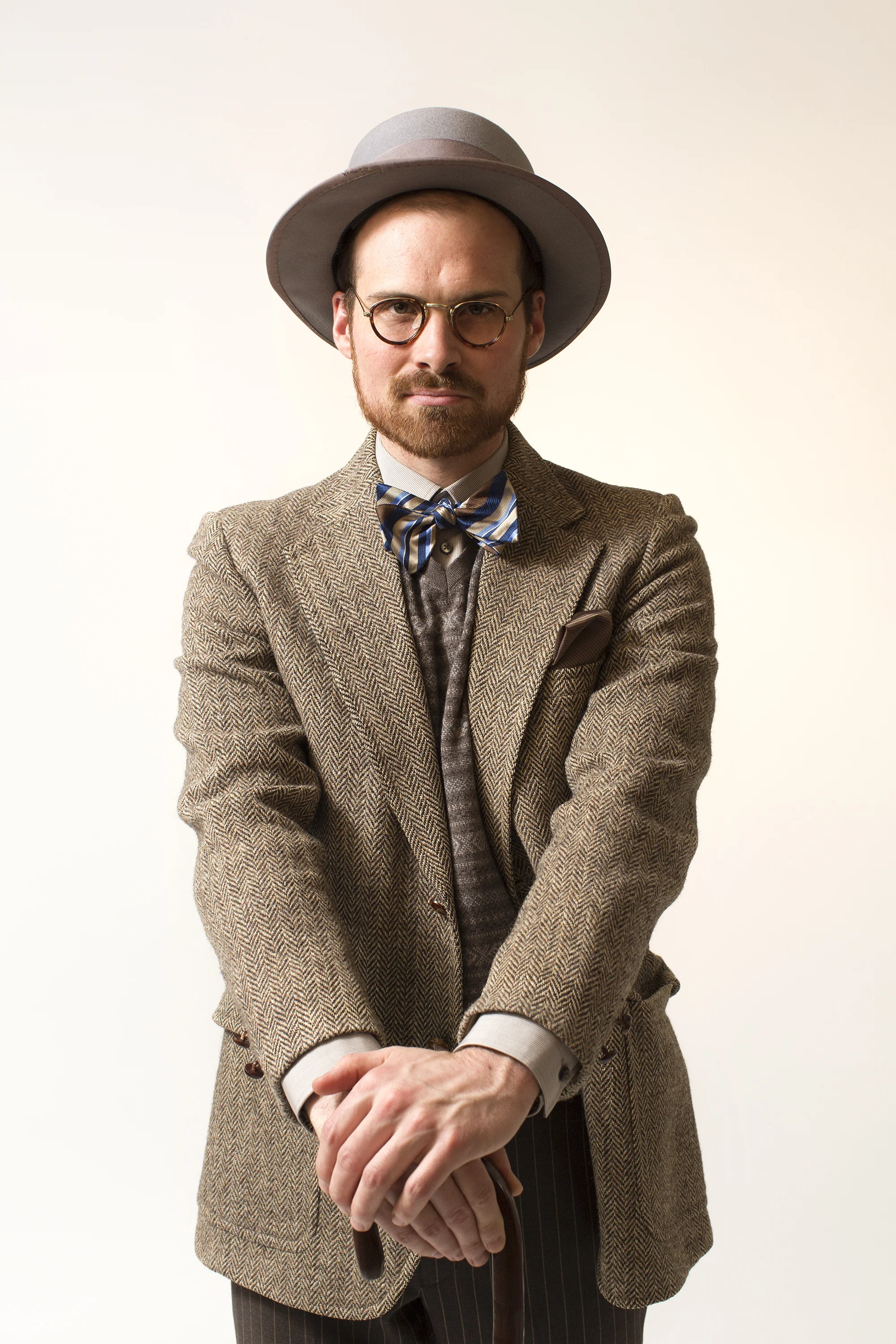   John Lachlan Stewart as James Joyce  