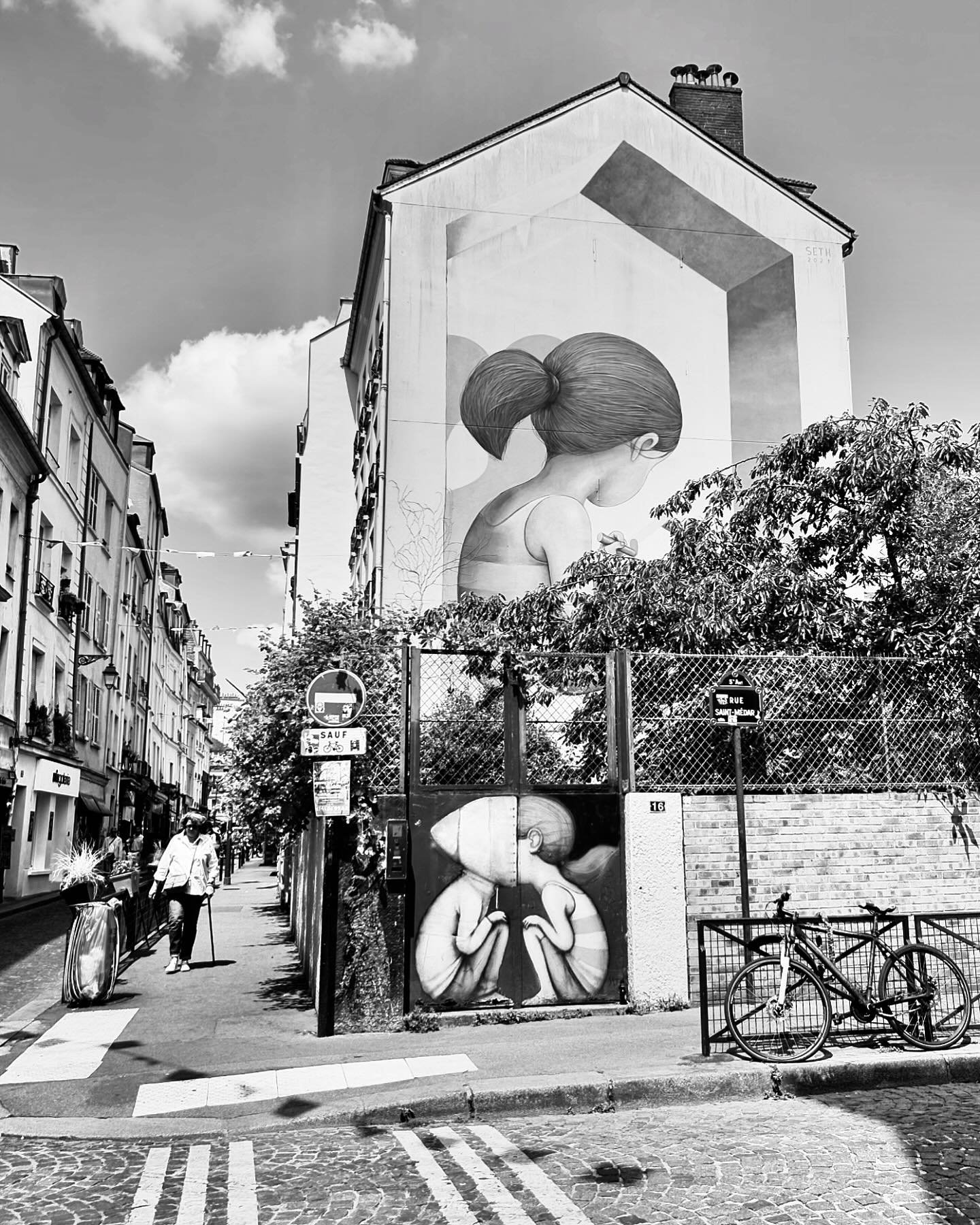 La fille (Paris, juillet 2024)