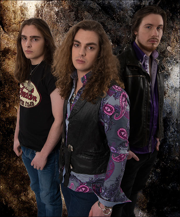 Virgil And The Accelerators (L-R): Gabriel McMahon (drums), Virgil McMahon (guitar, vocals), Jack Alexander Timmis (bass). Photo Credit: © Will Ireland