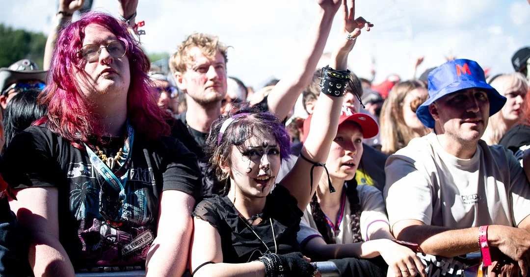 Crowd-12.jpg