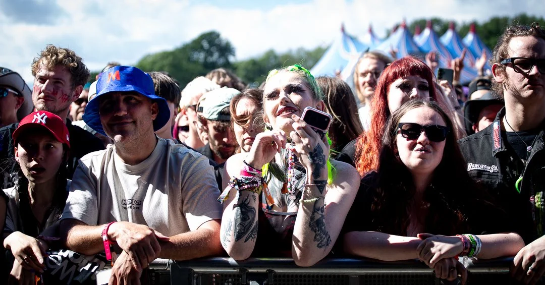 Crowd-11.jpg