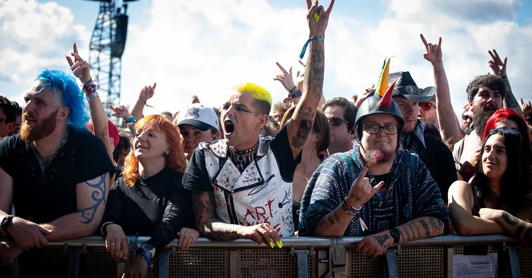 Crowd-10.jpg