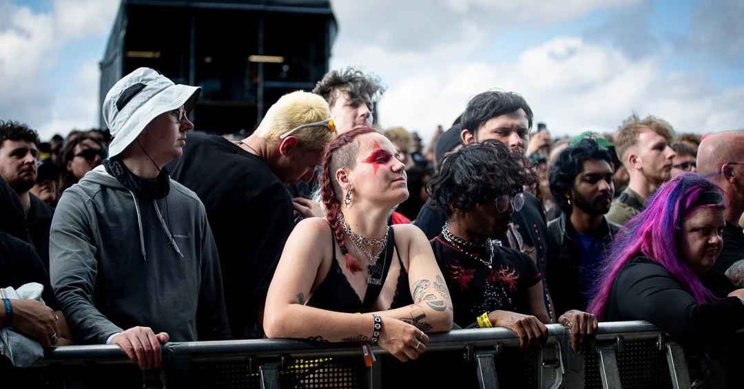 Crowd-14.jpg