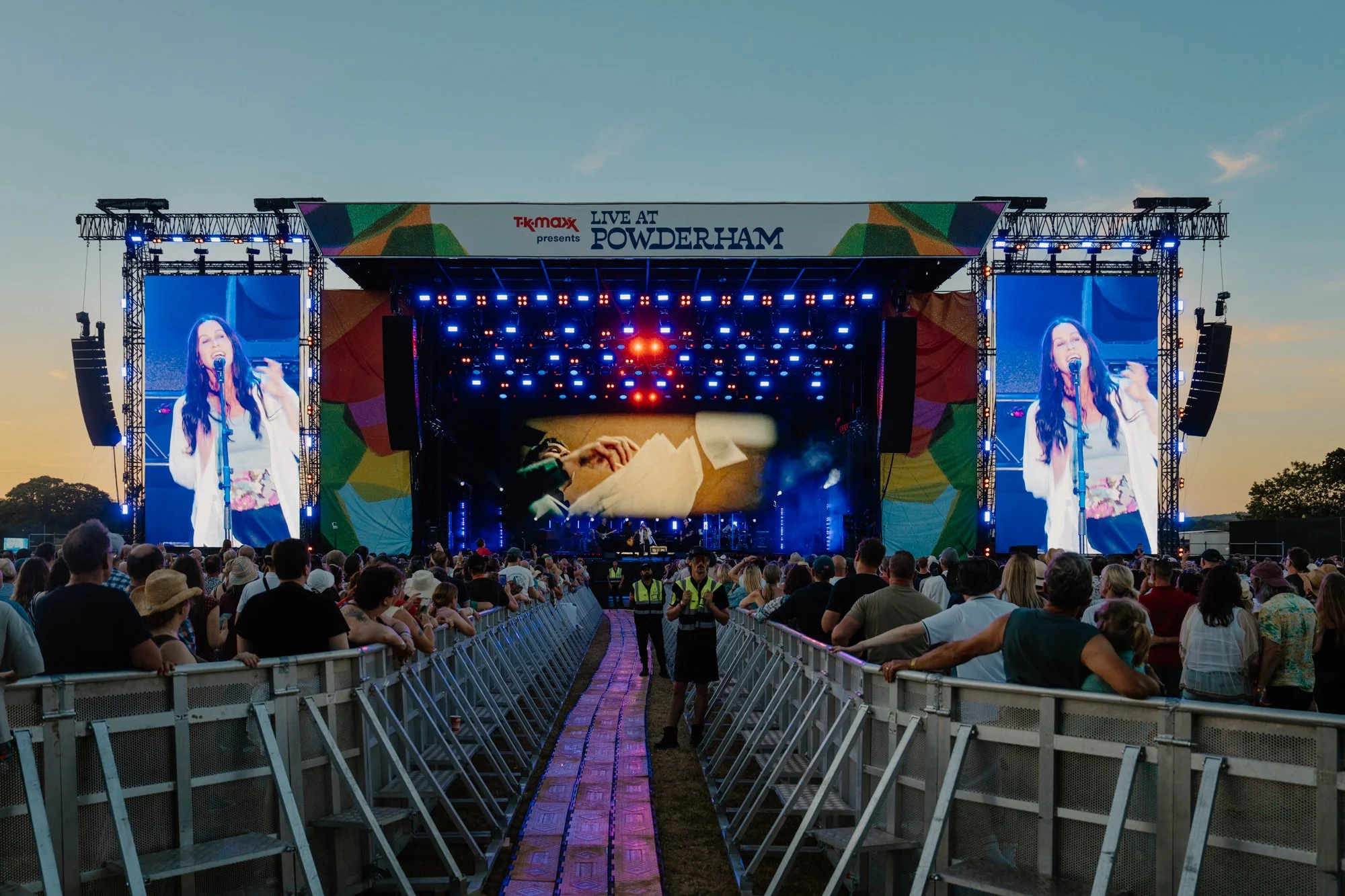 ALANIS MORISSETTE HEADLINES TK MAXX PRESENTS LIVE AT POWDERHAM (1).jpg