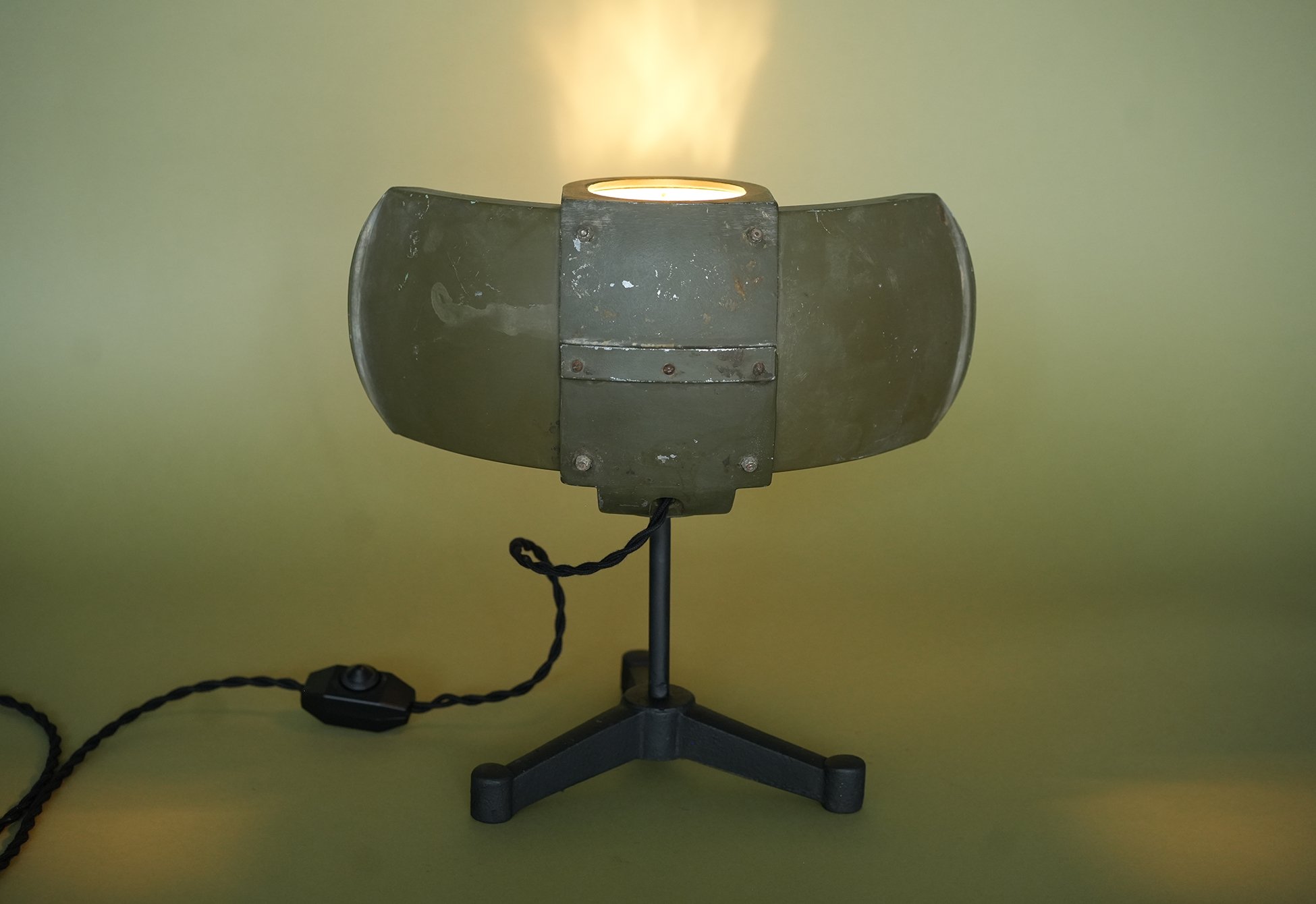 burton lamp 0000.jpg