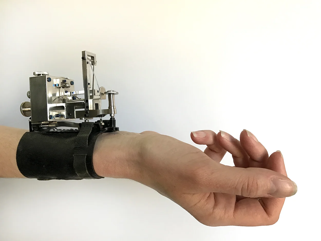 Jacquet_Sphygmograph_chronograph_agent_gallery_01.jpg