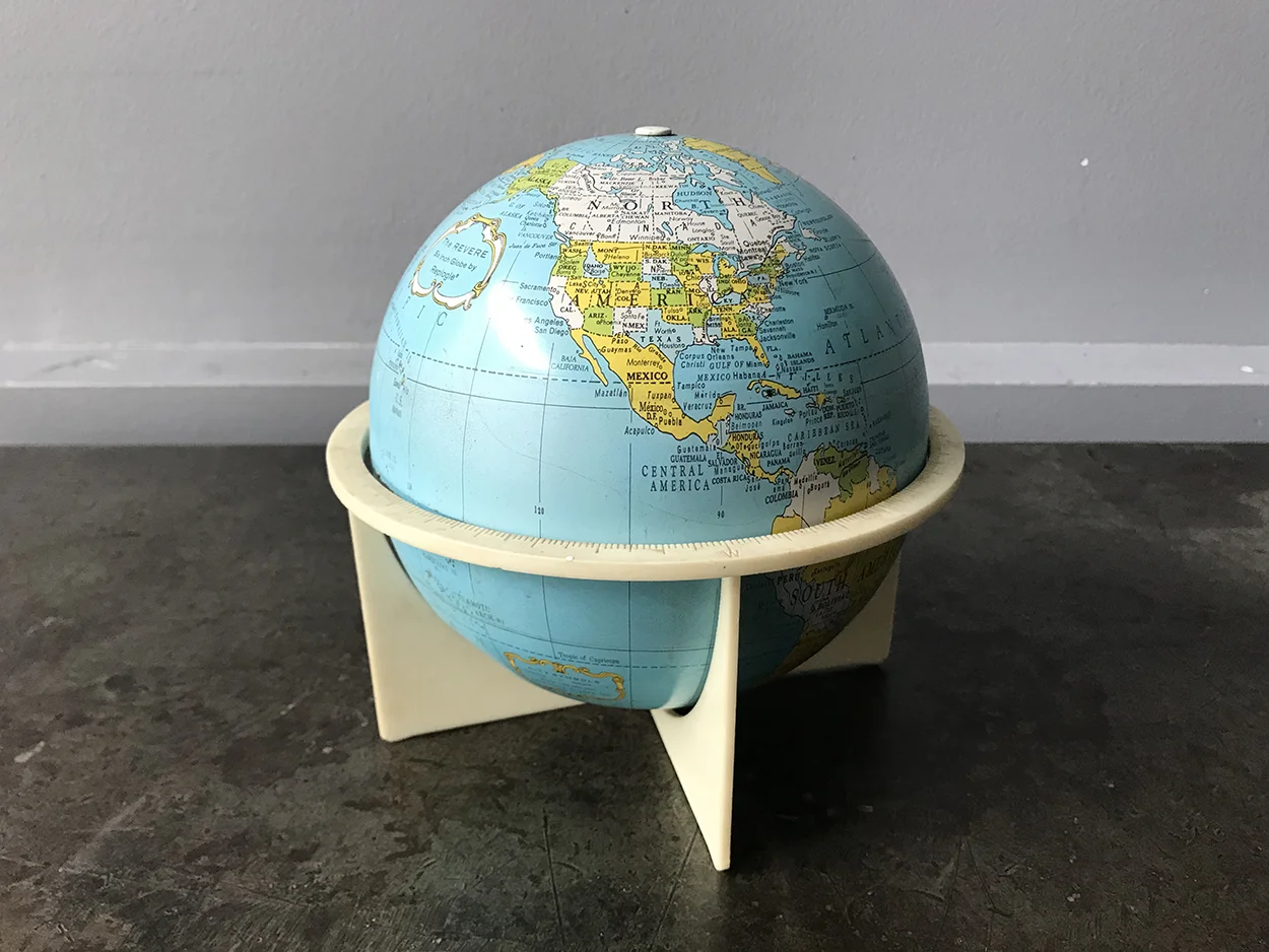 small globe vintage 01.jpg