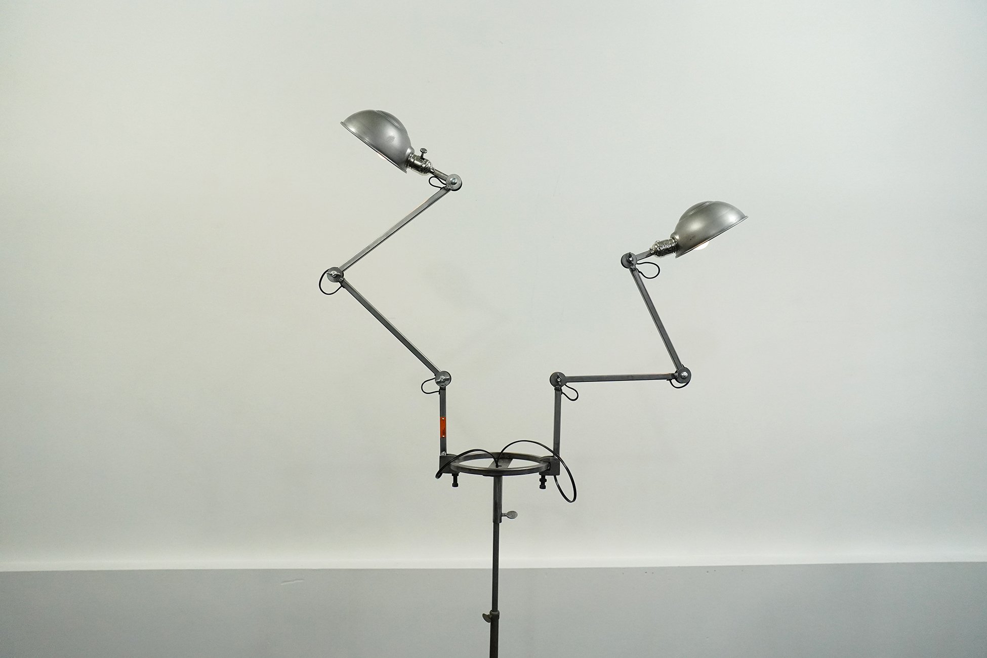 articulating lamp 02.jpg