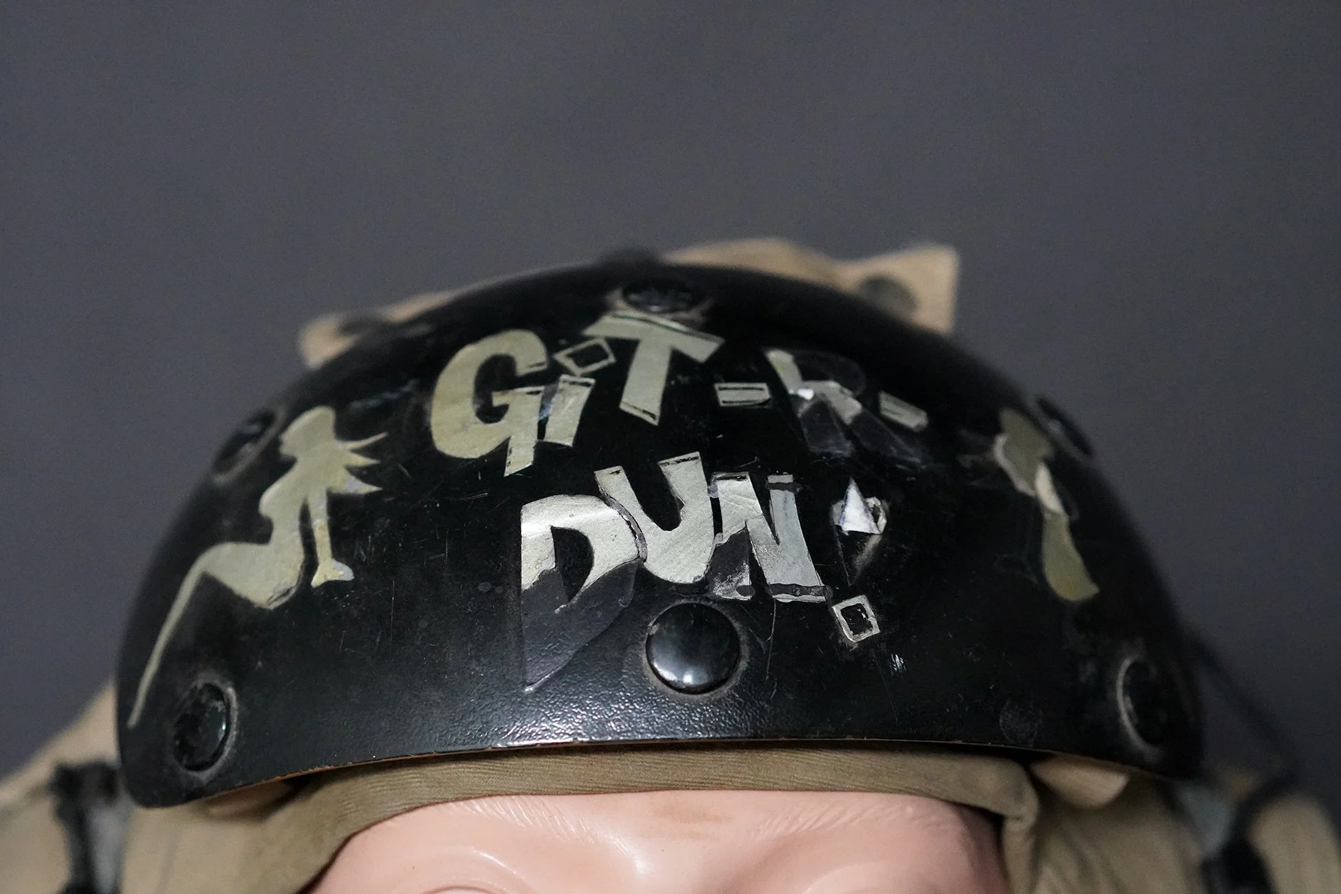 flight deck helmet 04.jpg