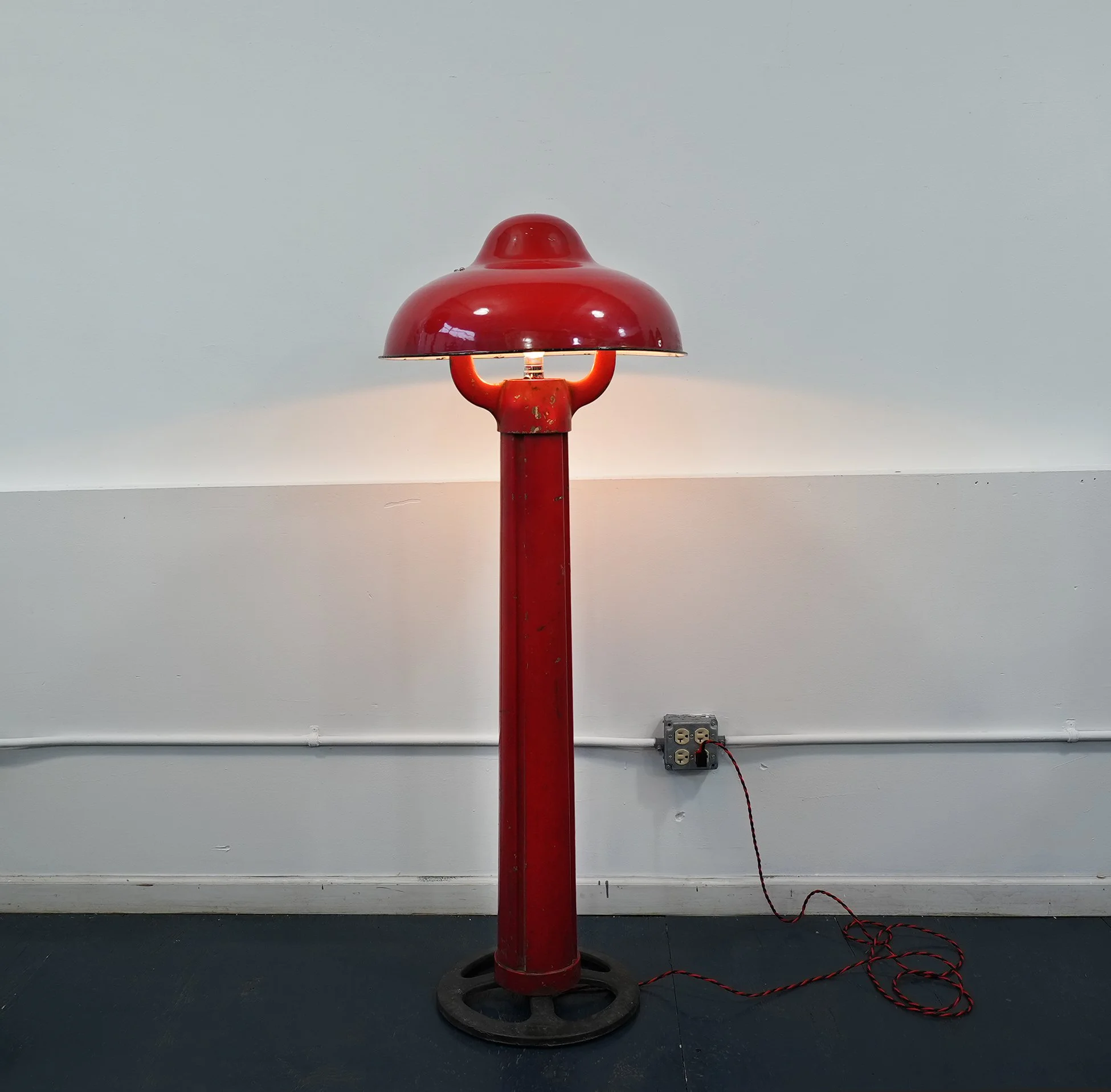 red gas lamp 01.jpg