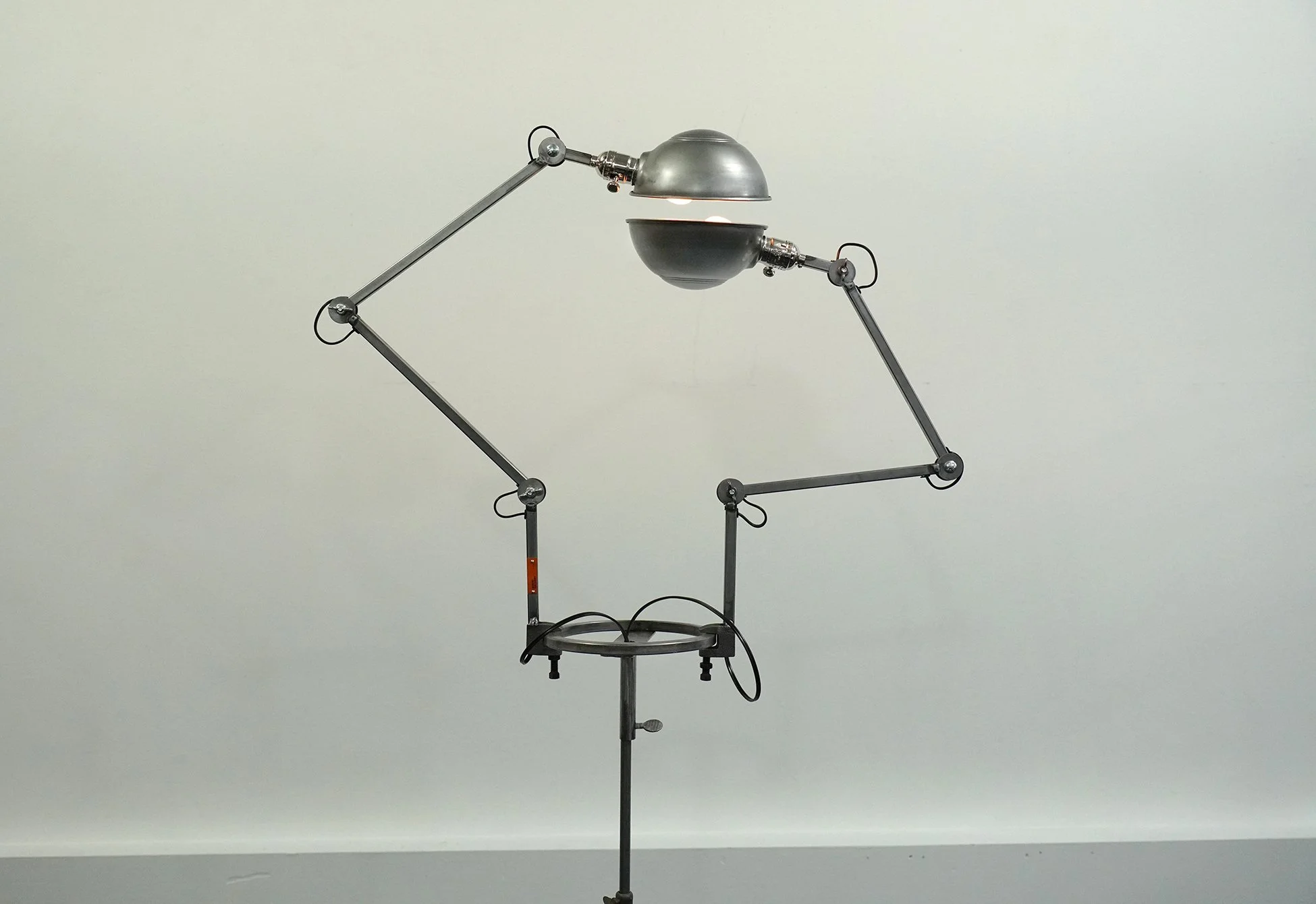 articulating lamp 04.jpg