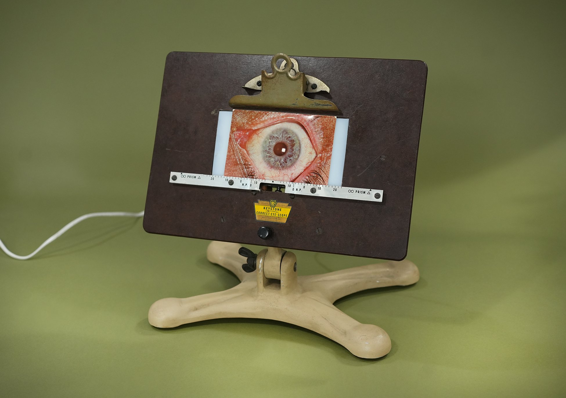 C.1890 Keystone Correct Eye Scope Light