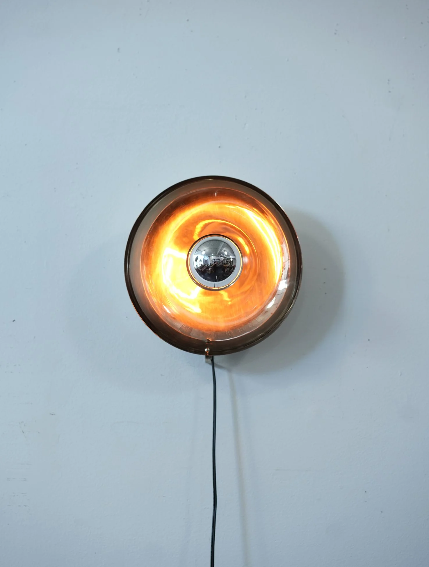 parabolic lamp 01.jpg