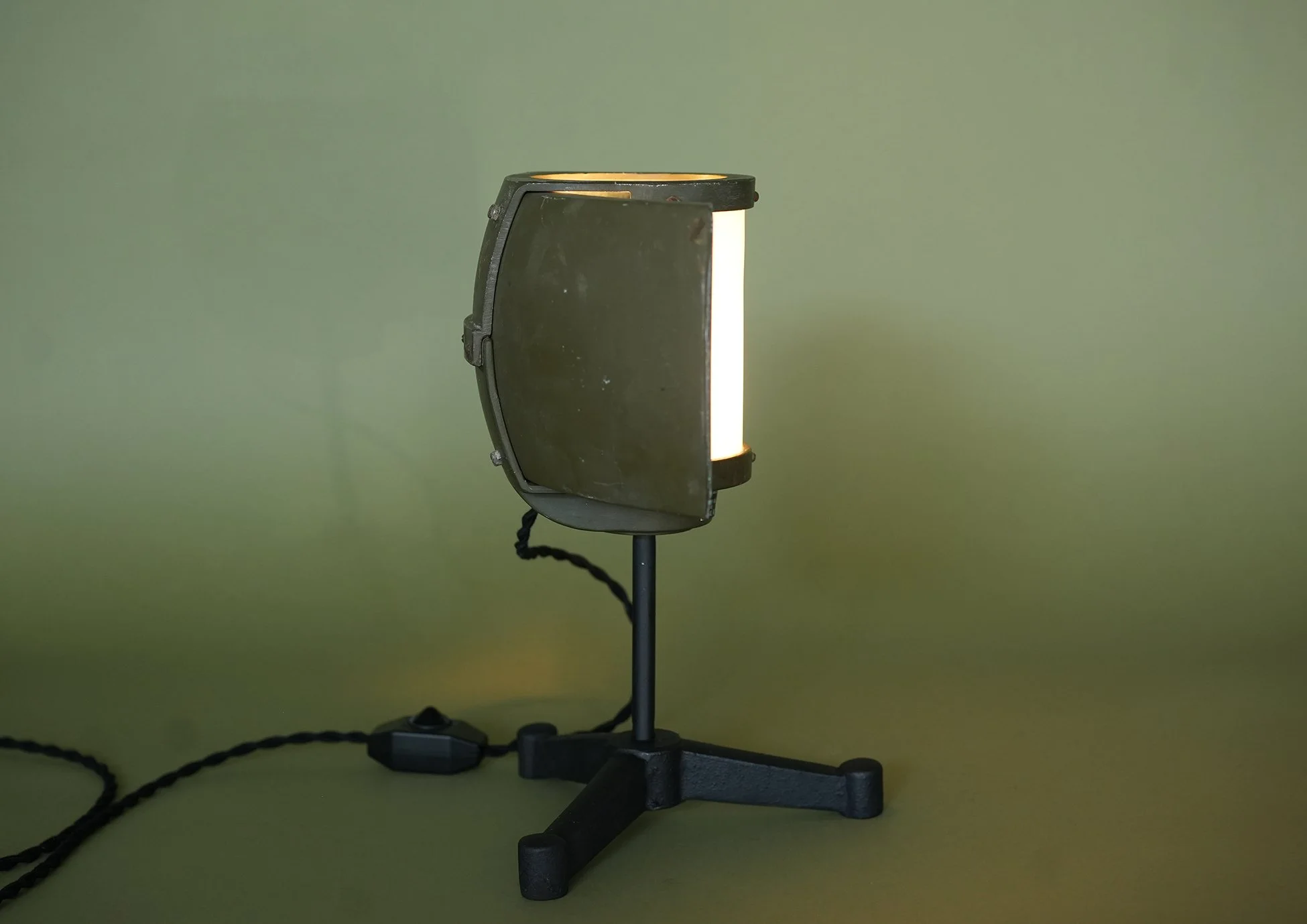 burton lamp 00A.jpg